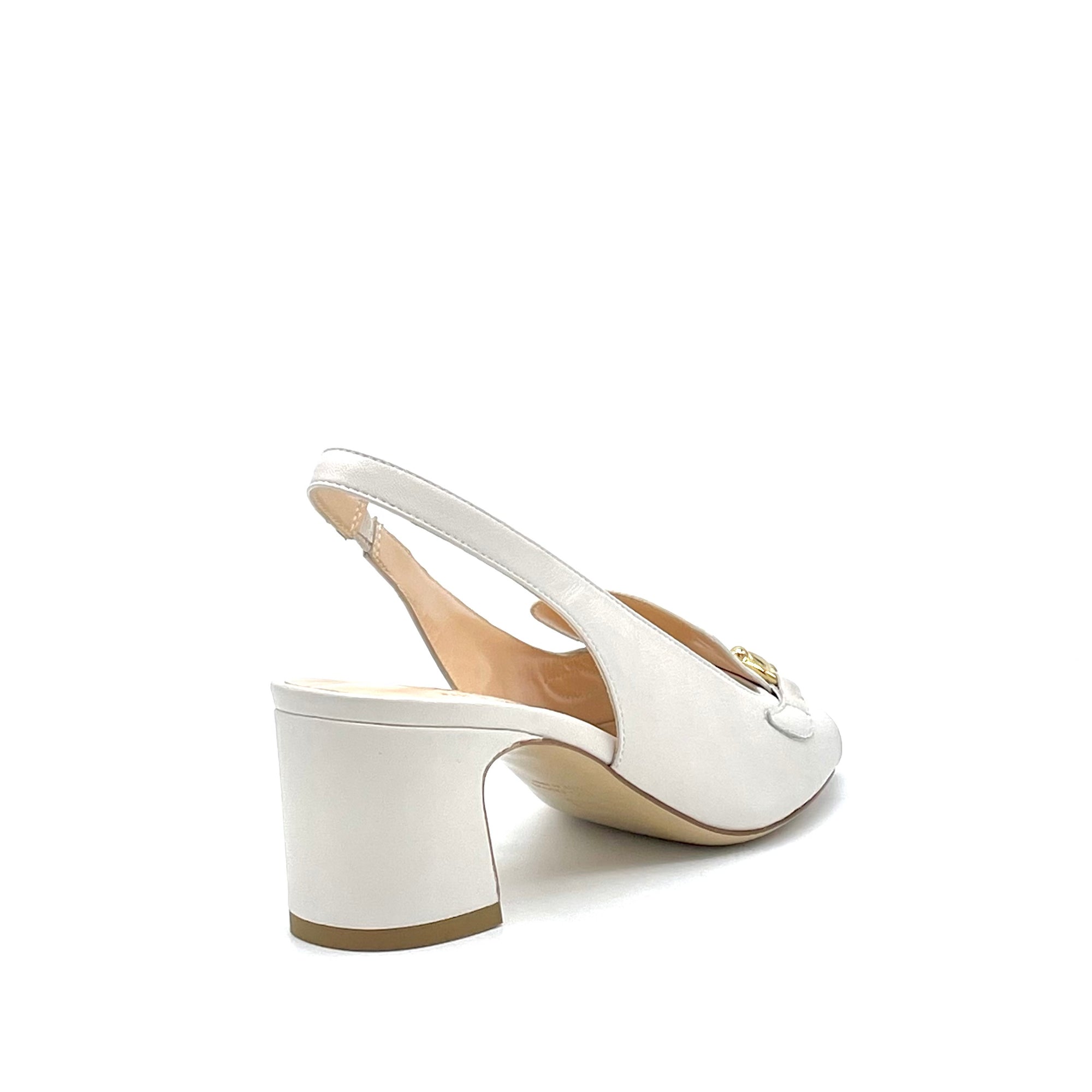 Sandalo in pelle color burro e morsetto color oro - Cod. 13140