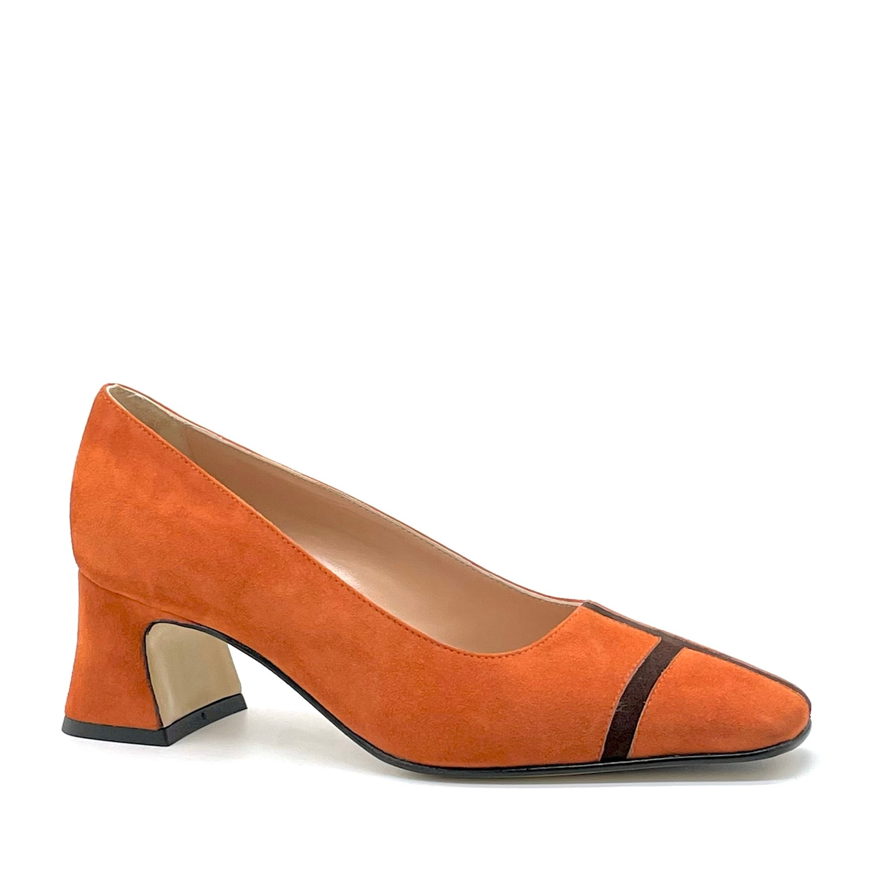 Pumpkin color suede pump with brown suede details – Cod. 53507