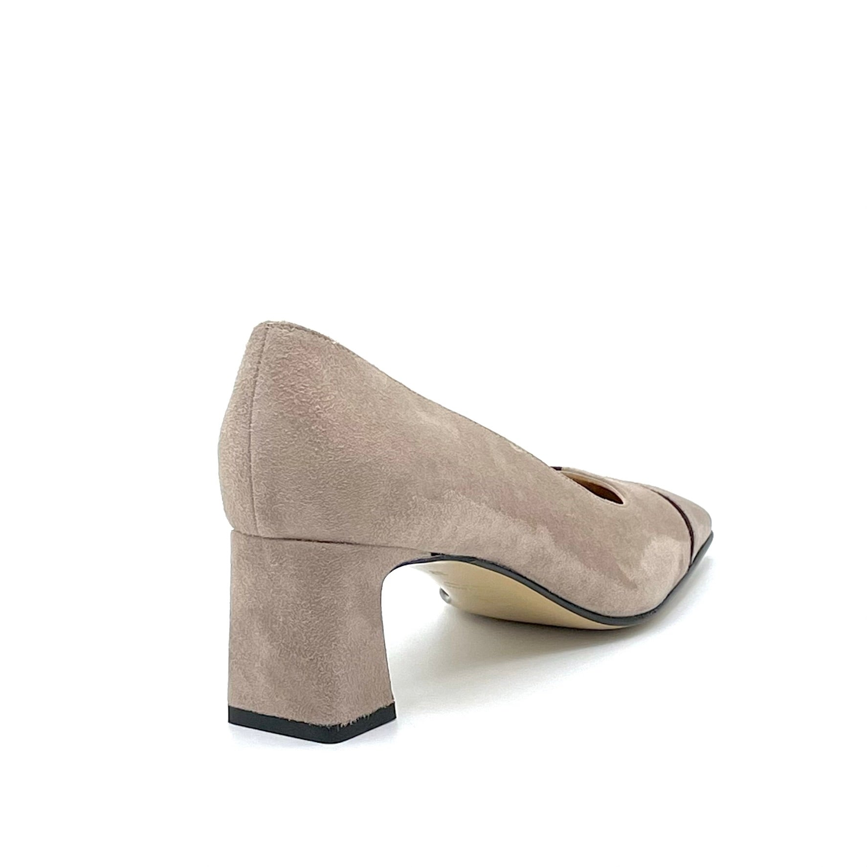 Décolleté in camoscio color crema con dettagli in camoscio marrone – Cod. 53507_1