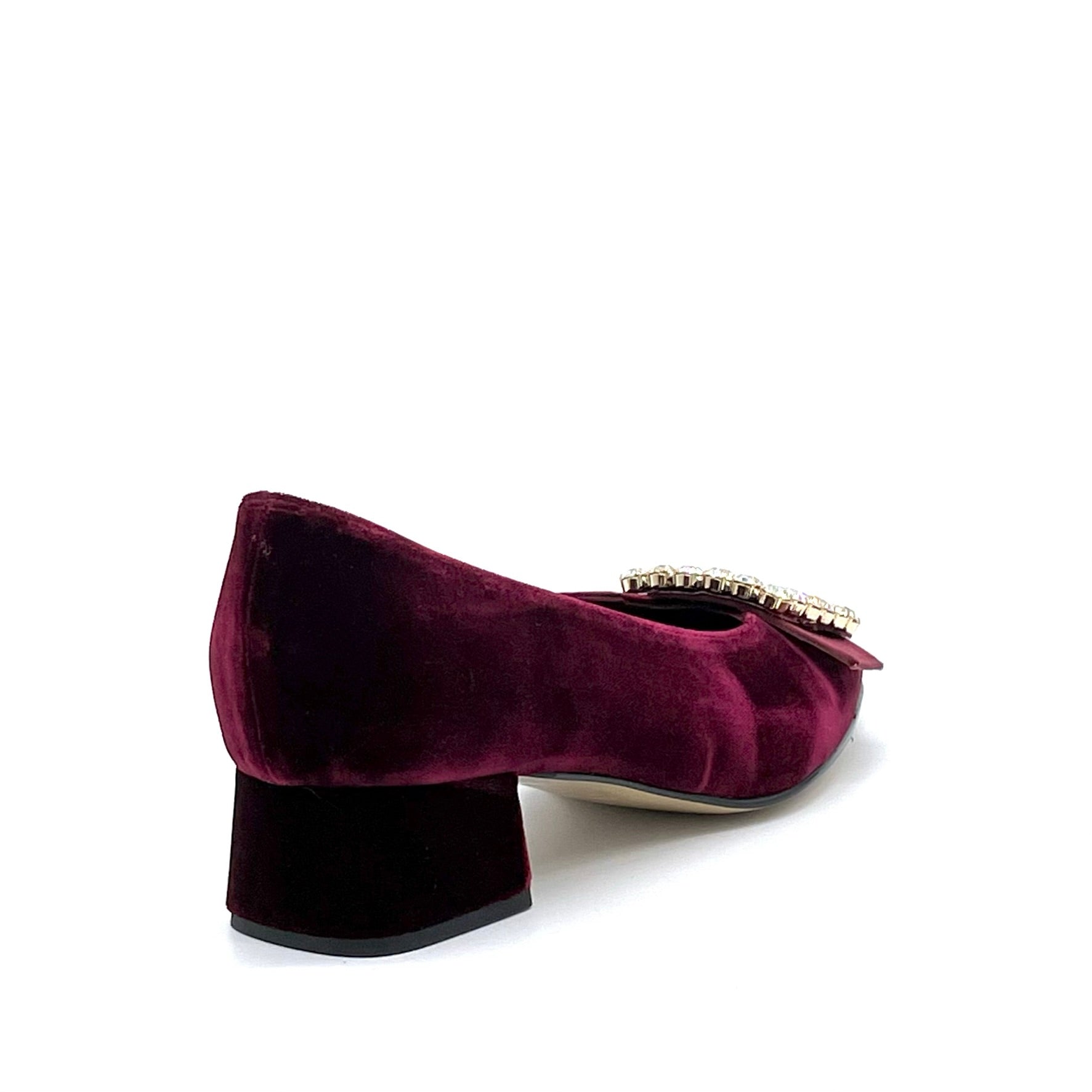 Décolleté in velluto Bordeaux con nastro in raso e fibbia gioiello – Cod. 53532