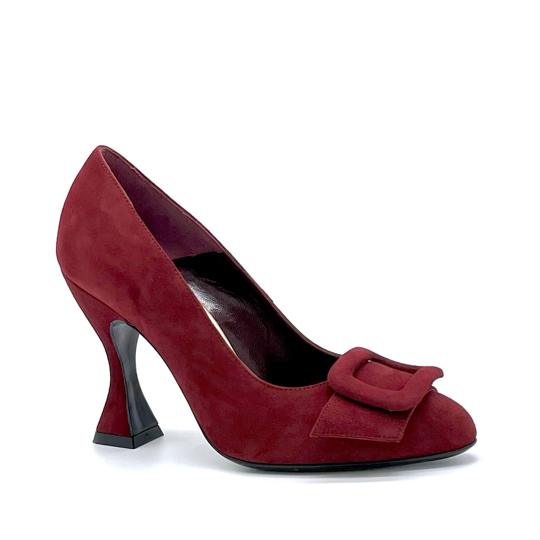 Red suede pump with lined buckle – Cod. 53520