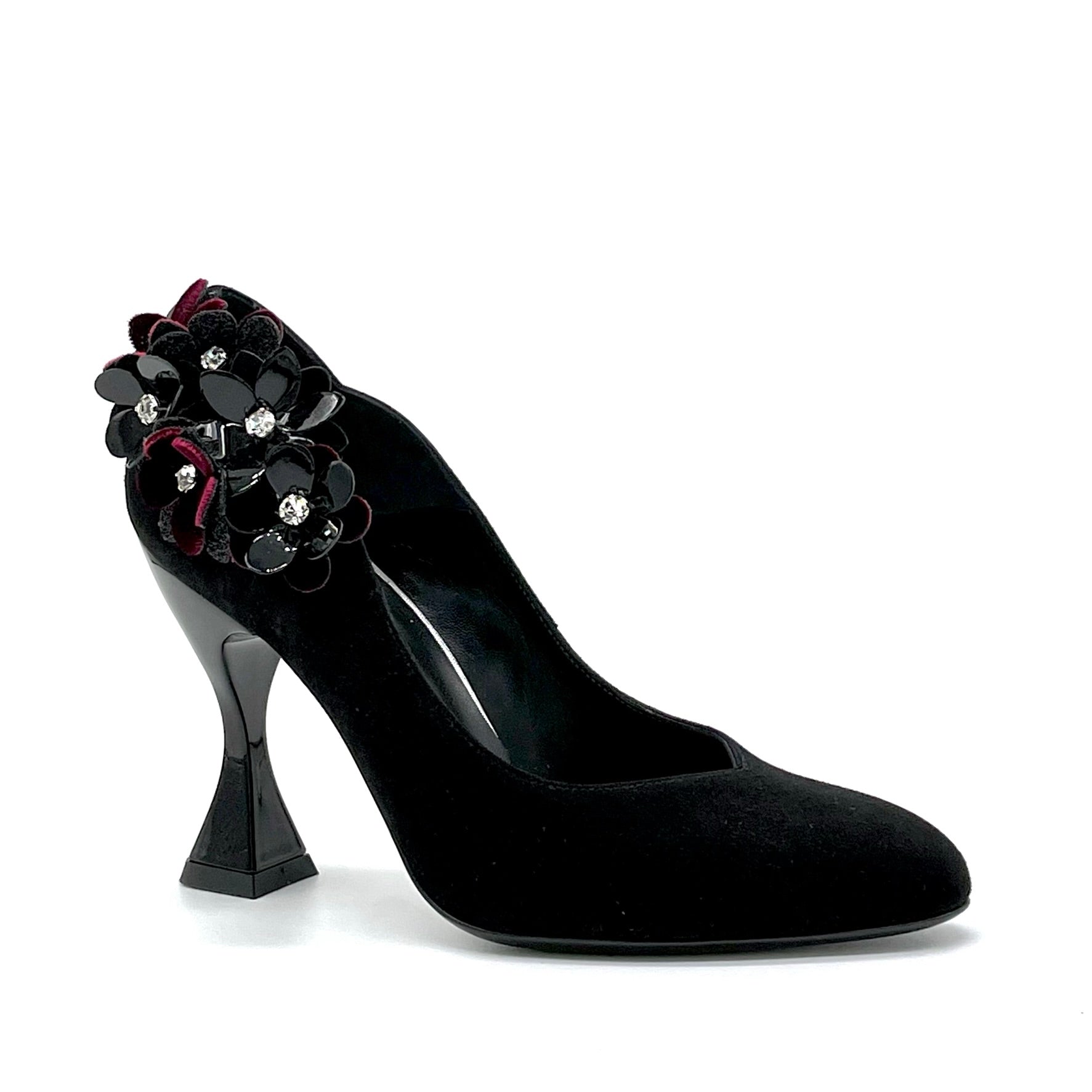 Black suede pump with flower accessory – Cod. 53521