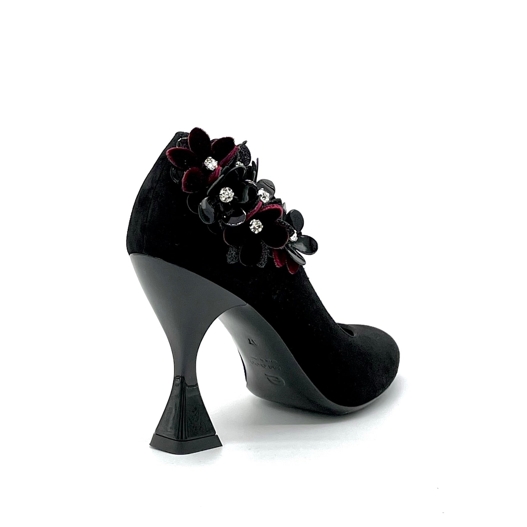 Décolleté in camoscio nero con accessorio floreale – Cod. 53521