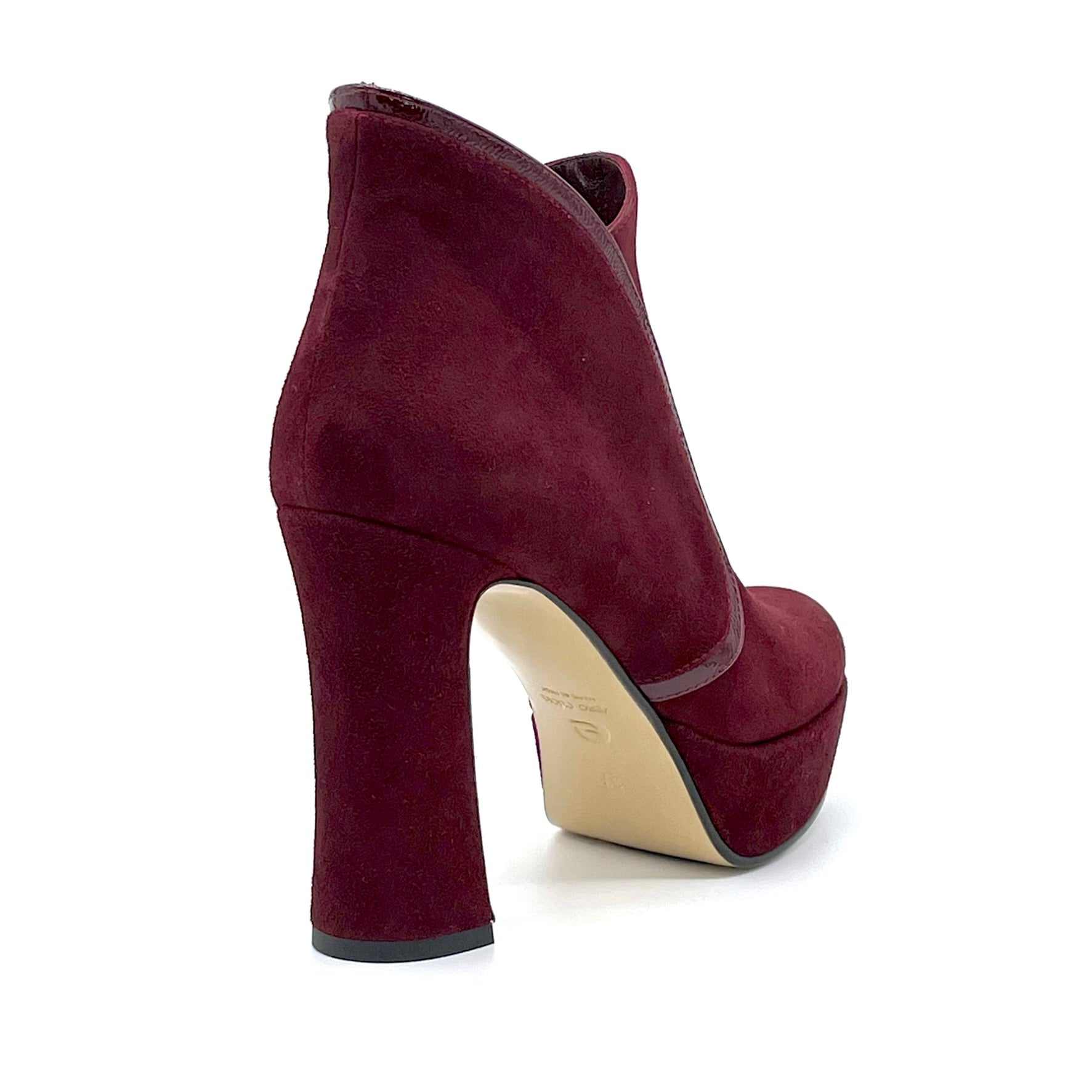 Tronchetto in camoscio e vernice bordeaux – Cod. 53539