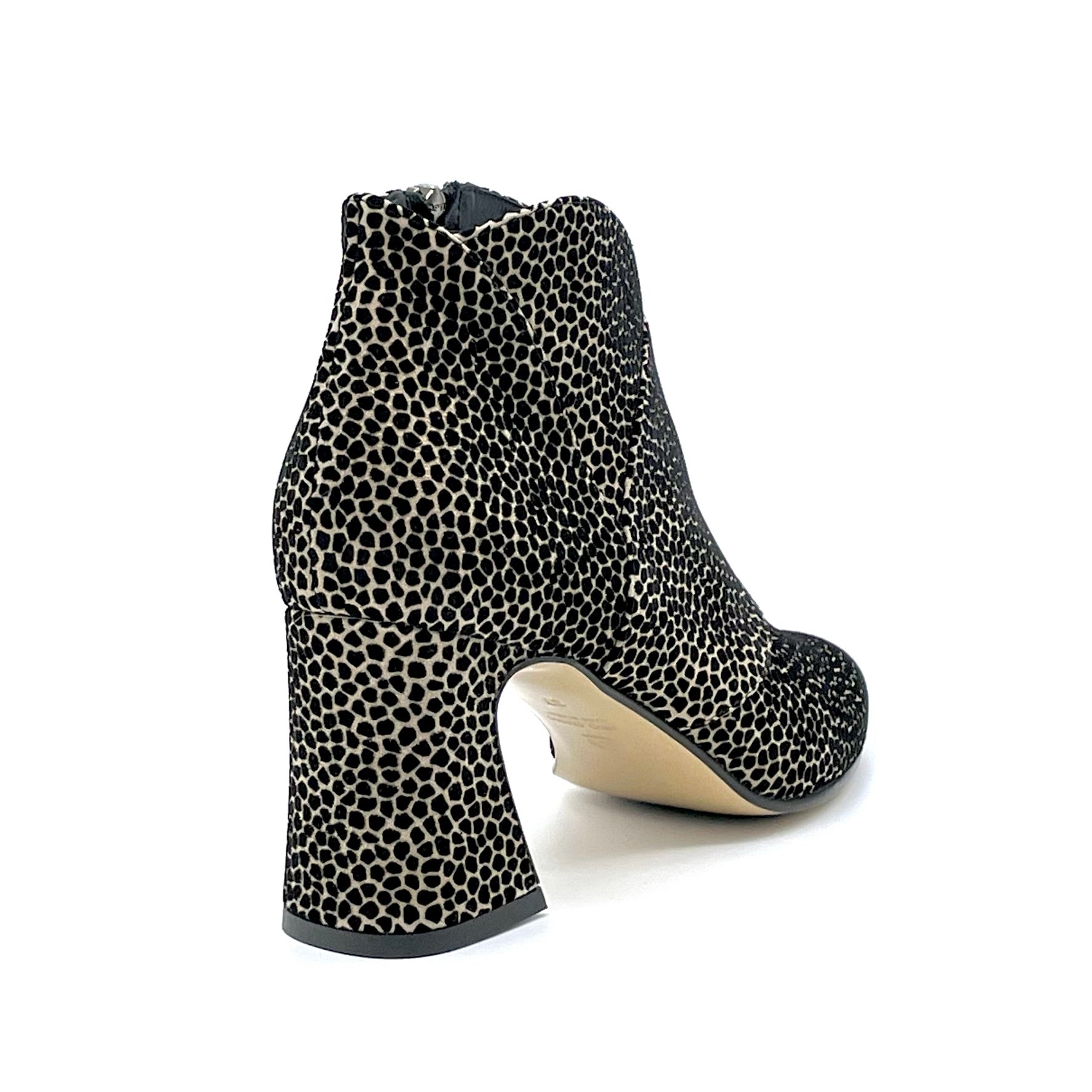 Stivaletto in camoscio stampato crema e nero – Cod. 53543