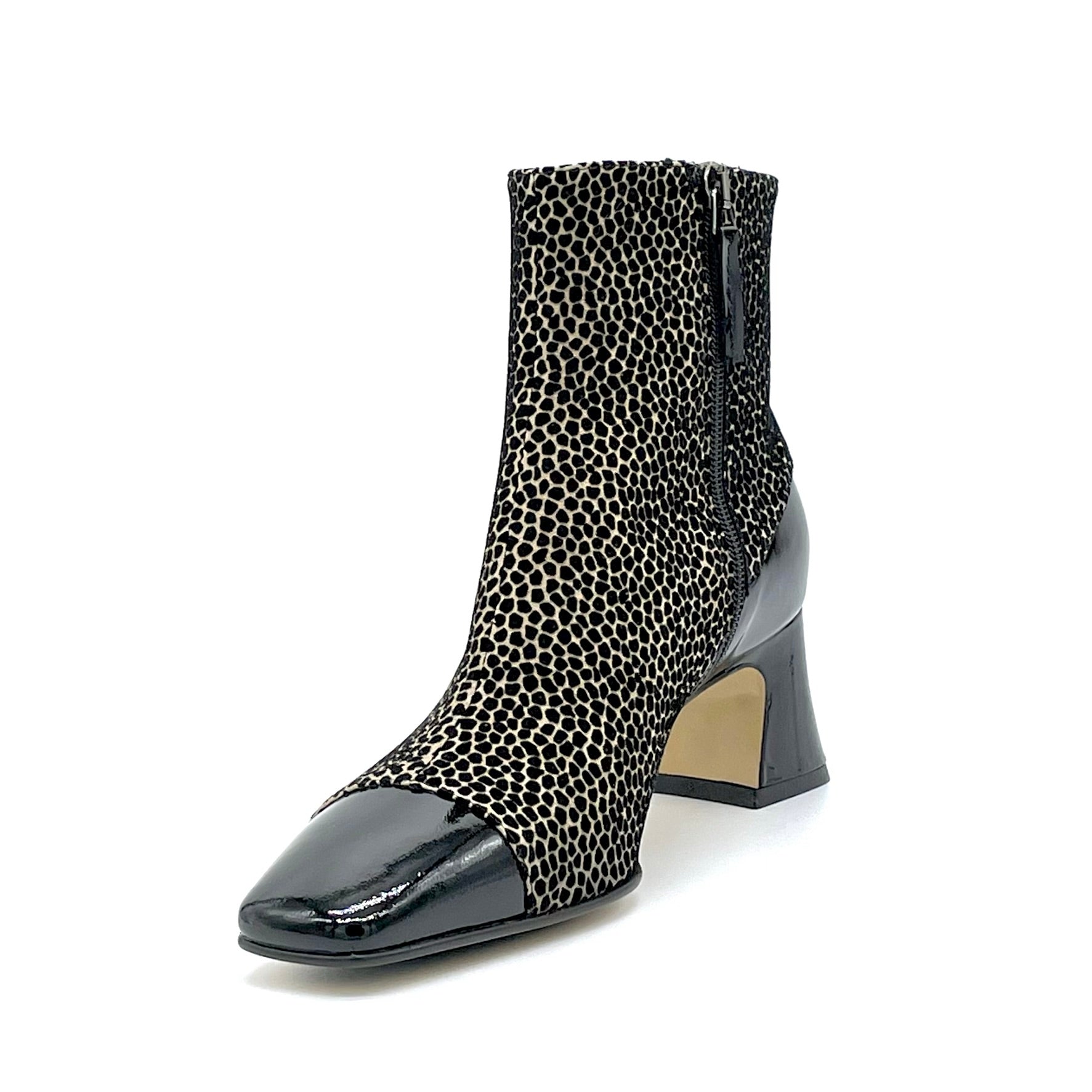 Beige and black printed suede and black patent boots – Cod. 53549