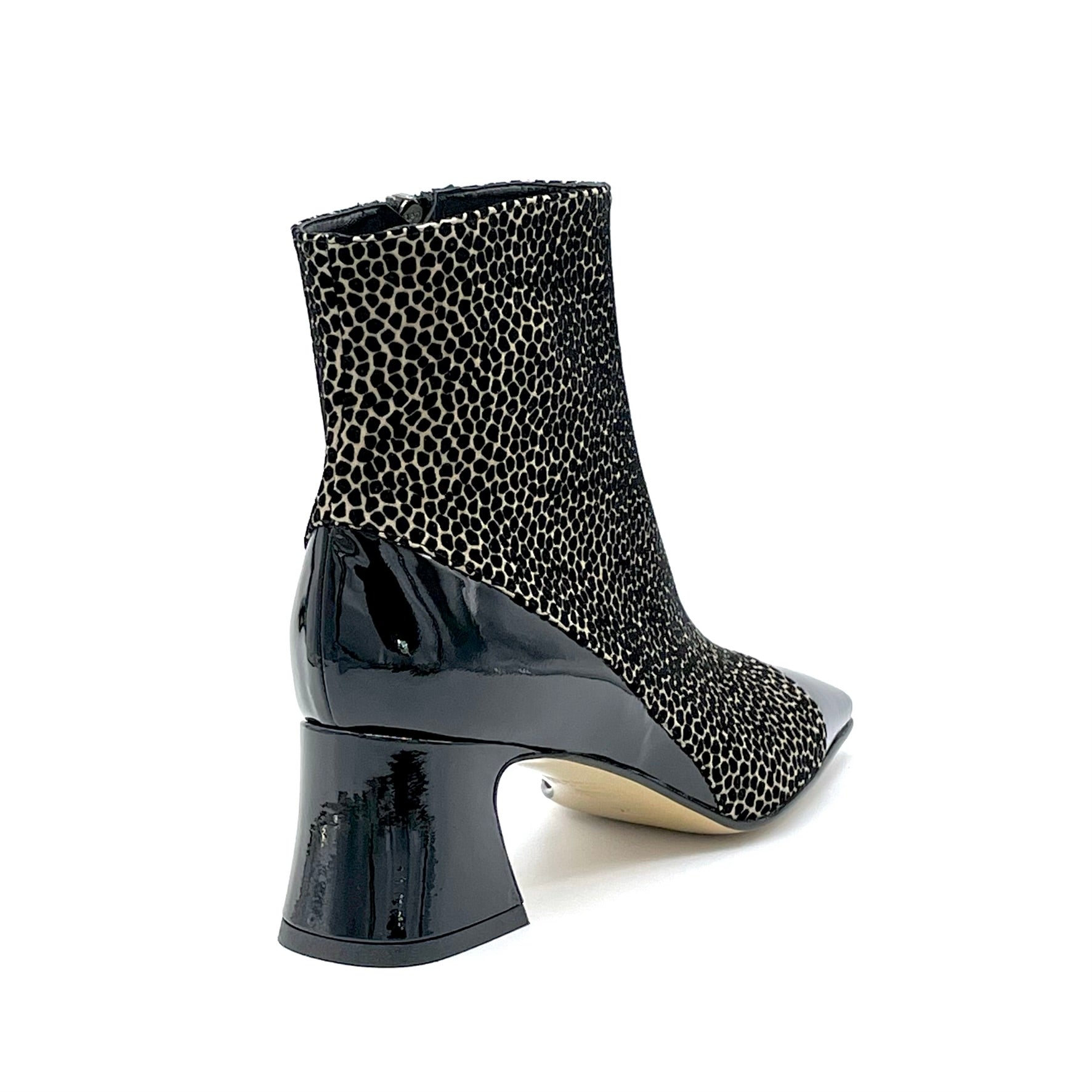 Beige and black printed suede and black patent boots – Cod. 53549