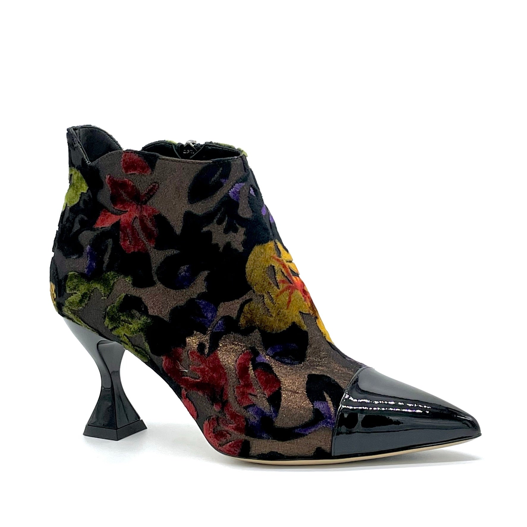 Worked velvet boot with black patent leather detail - Cod. 53553