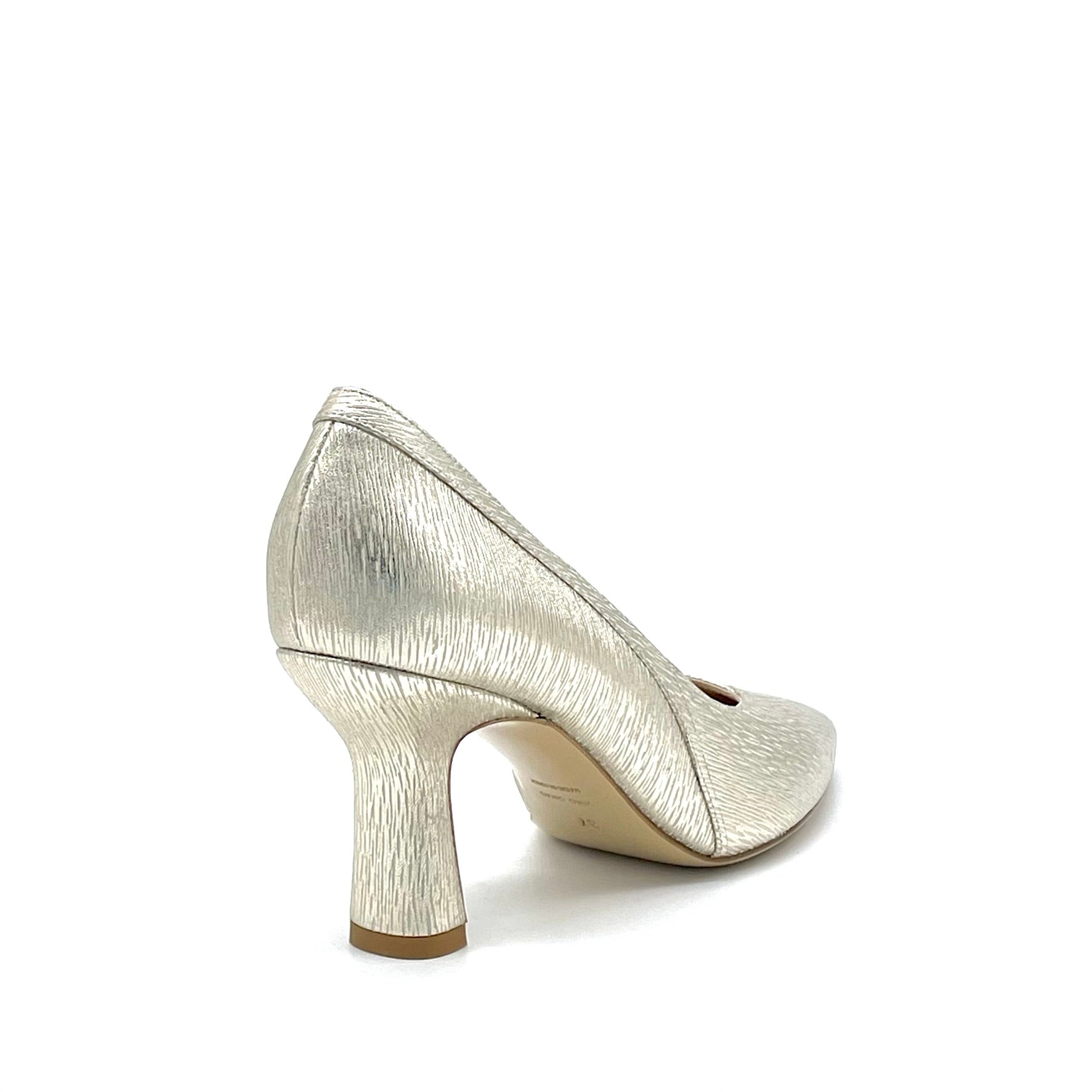 Gold laminate leather pumps with internal opening – Cod. 14155