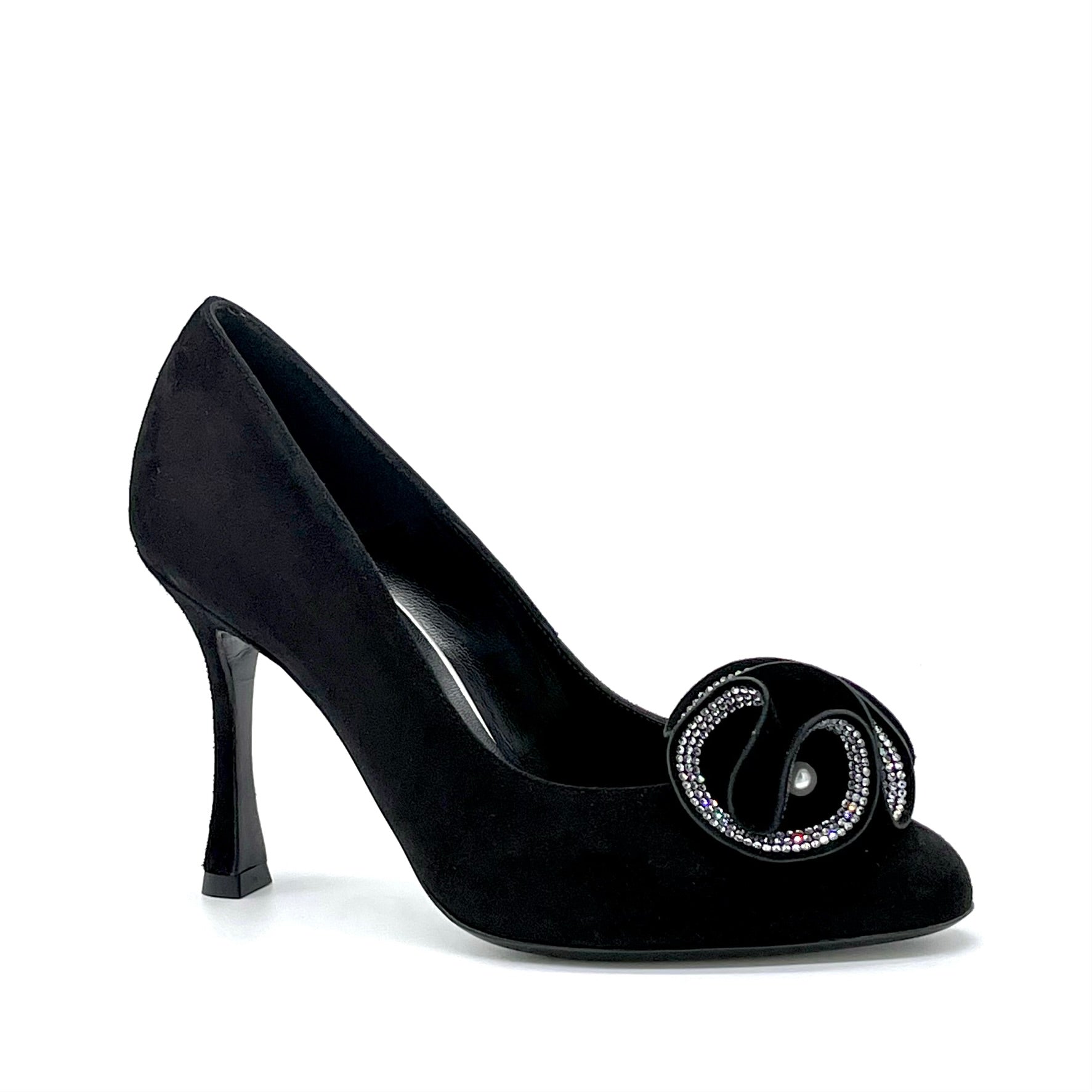 Décolleté in camoscio nero e accessorio floreale con strass e perla - Cod. 54505