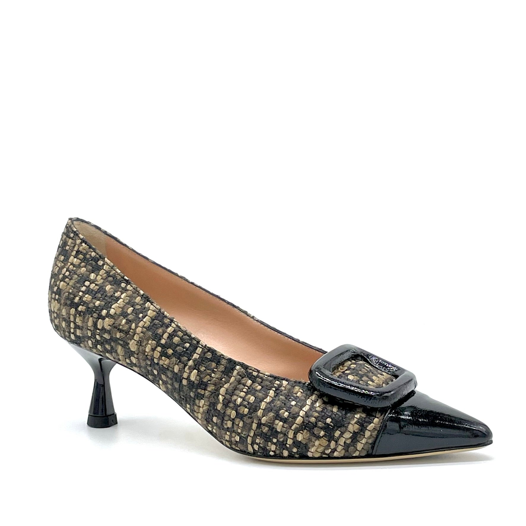 Beige tweed fabric and black patent pump with patent buckle - Cod. 54516