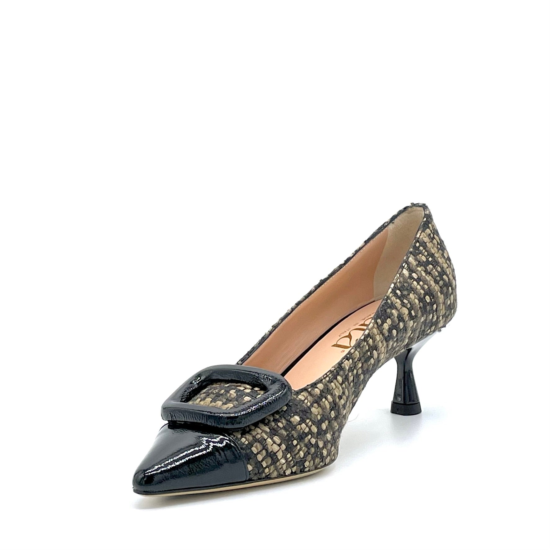 Décolleté in tessuto tweed beige e vernice nera con fibbia in vernice - Cod. 54516