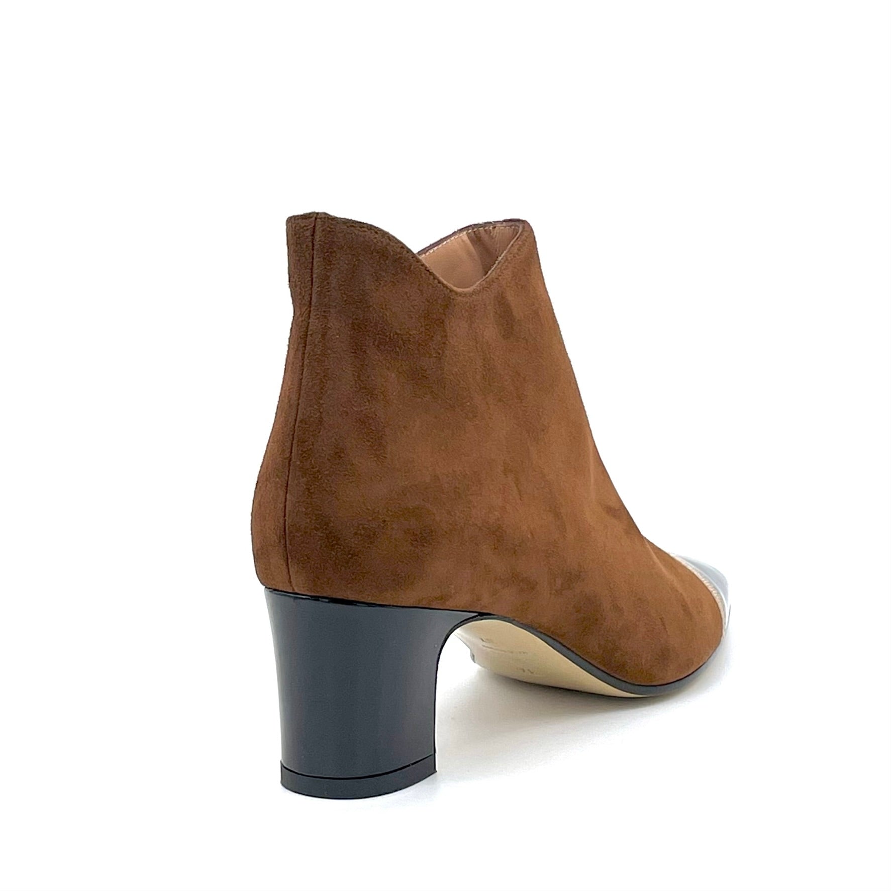 Stivaletto in camoscio marrone e vernice nera con nastrino in grosgrain beige - Cod. 54541