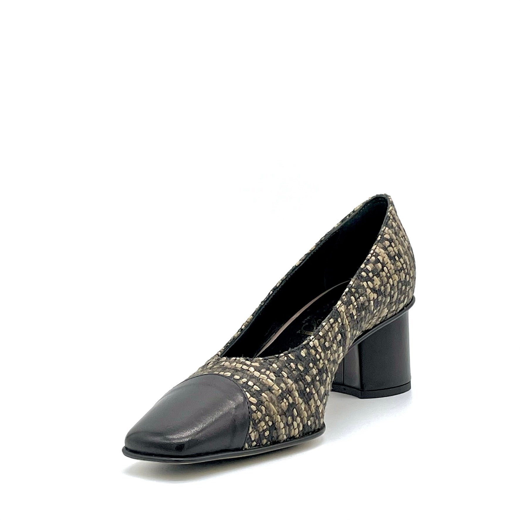 Beige tweed fabric and black leather pump - Cod. 54521