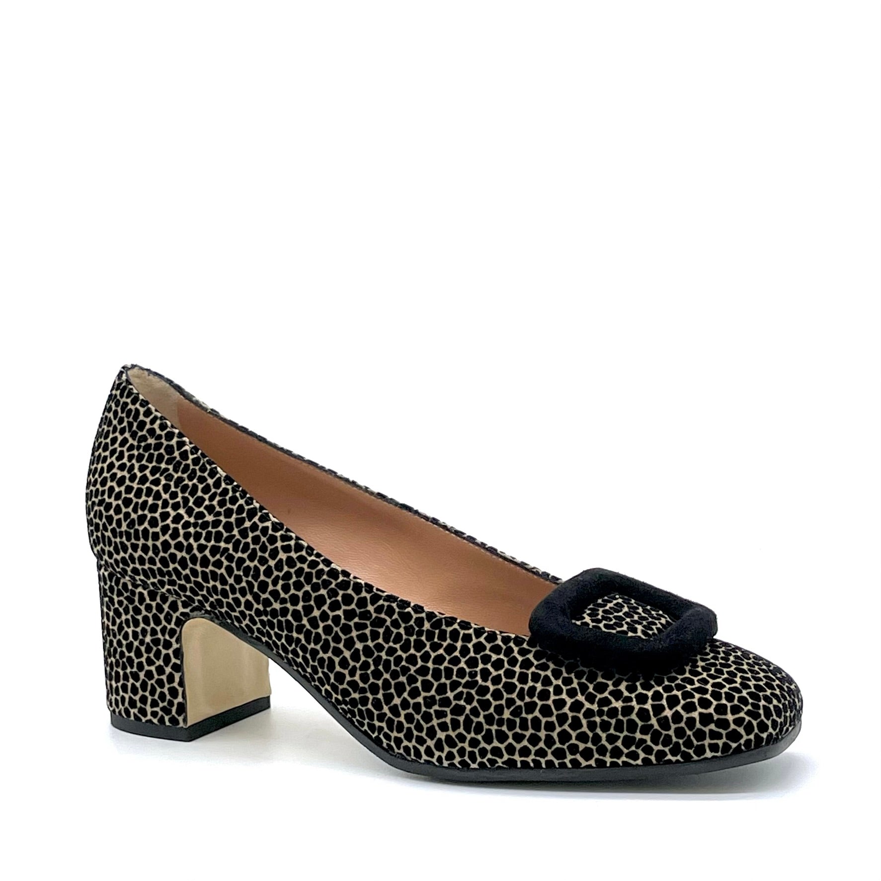 Décolleté in camoscio stampato nero e beige con soletta piuma - Cod. 74701