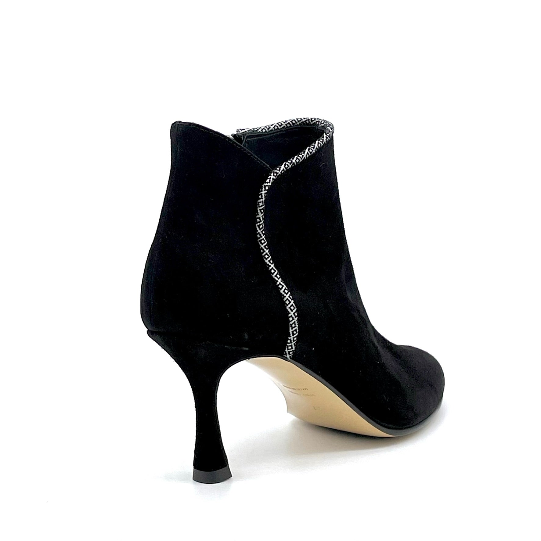 Stivaletto in camoscio nero e inserto in camoscio stampato grigio e nero - Cod. 54535