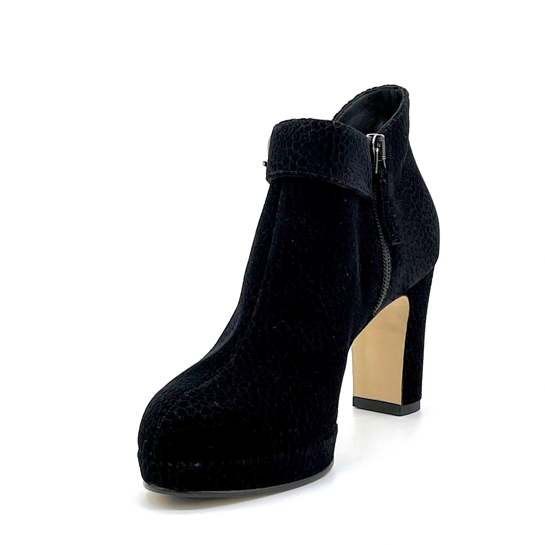 Stivaletto in camoscio nero con fibbia dorata - Cod. 54536