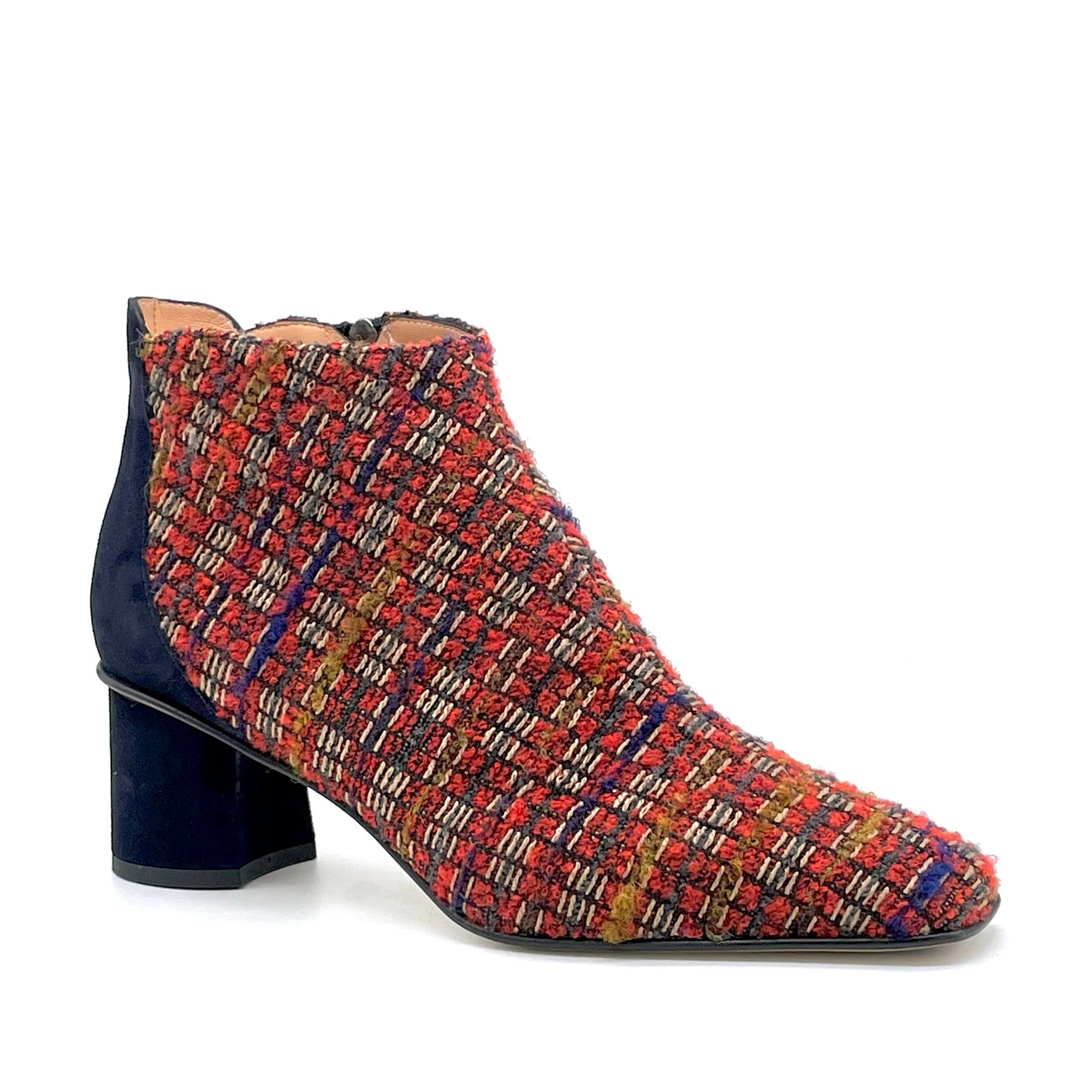 Red bouclé fabric and blue suede boots - Cod. 54545