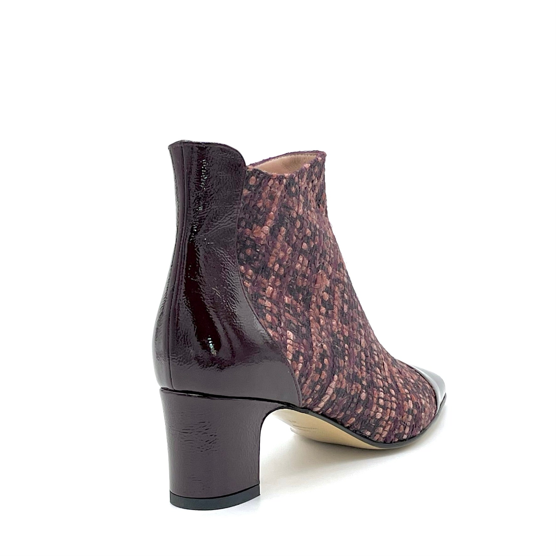 Stivaletto in tessuto tweed e vernice prugna - Cod. 54540