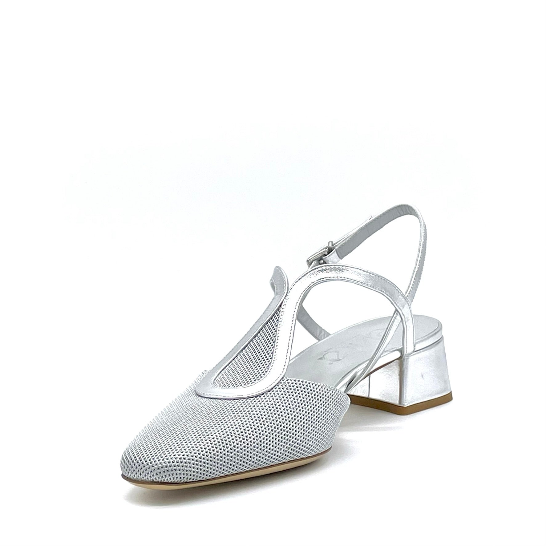 Slingback in pelle laminata e tessuto argento – Cod. 15123