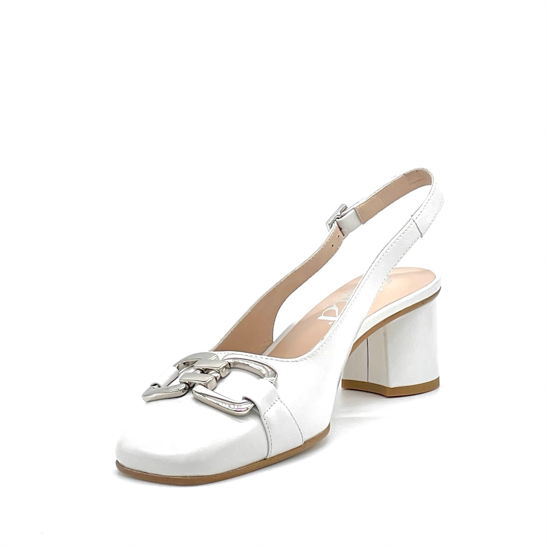 Slingback in pelle color latte e accessorio argento – Cod. 15167