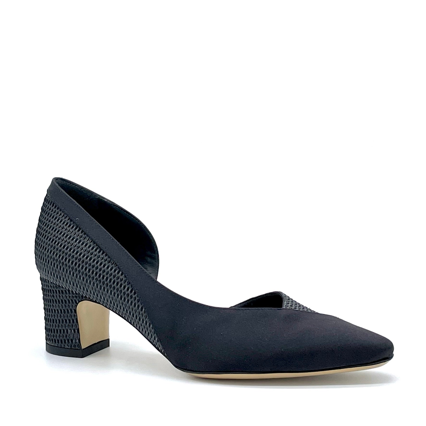 Black laminate fabric and silk pump with internal opening – Cod. 15118