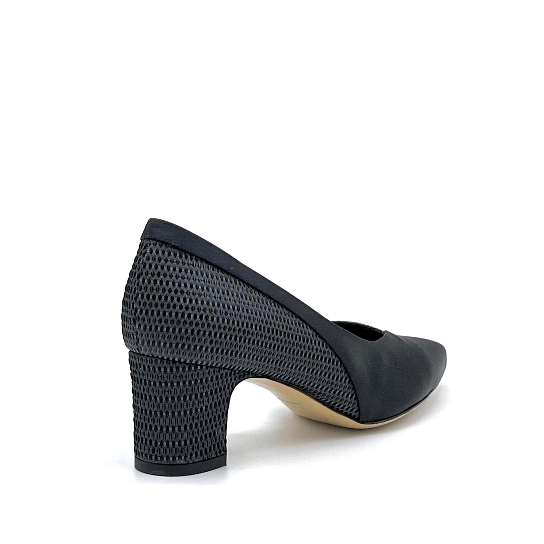 Black laminate fabric and silk pump with internal opening – Cod. 15118