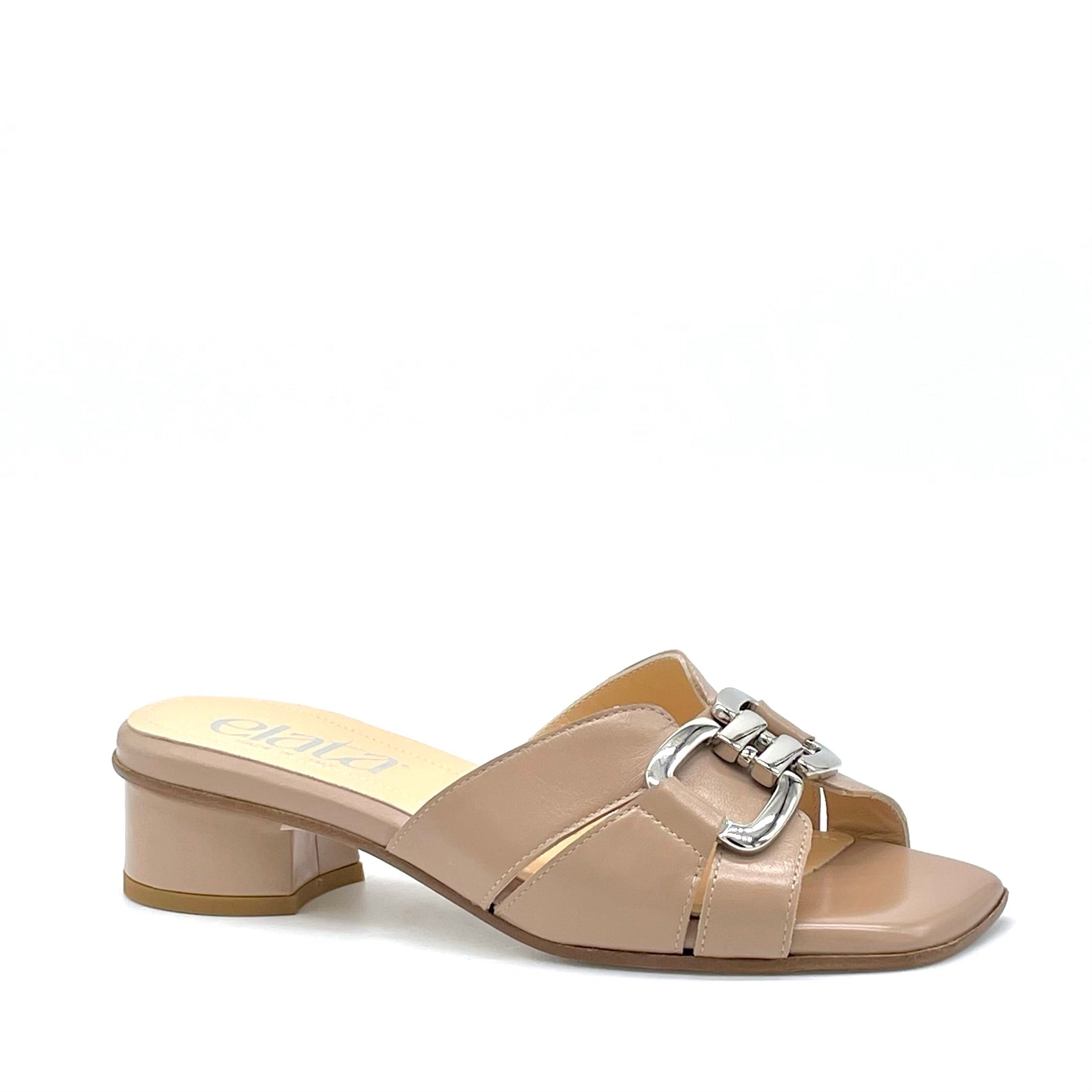 Mule in pelle marrone chiaro e accessorio argento e soletta piuma  – Cod. 15165