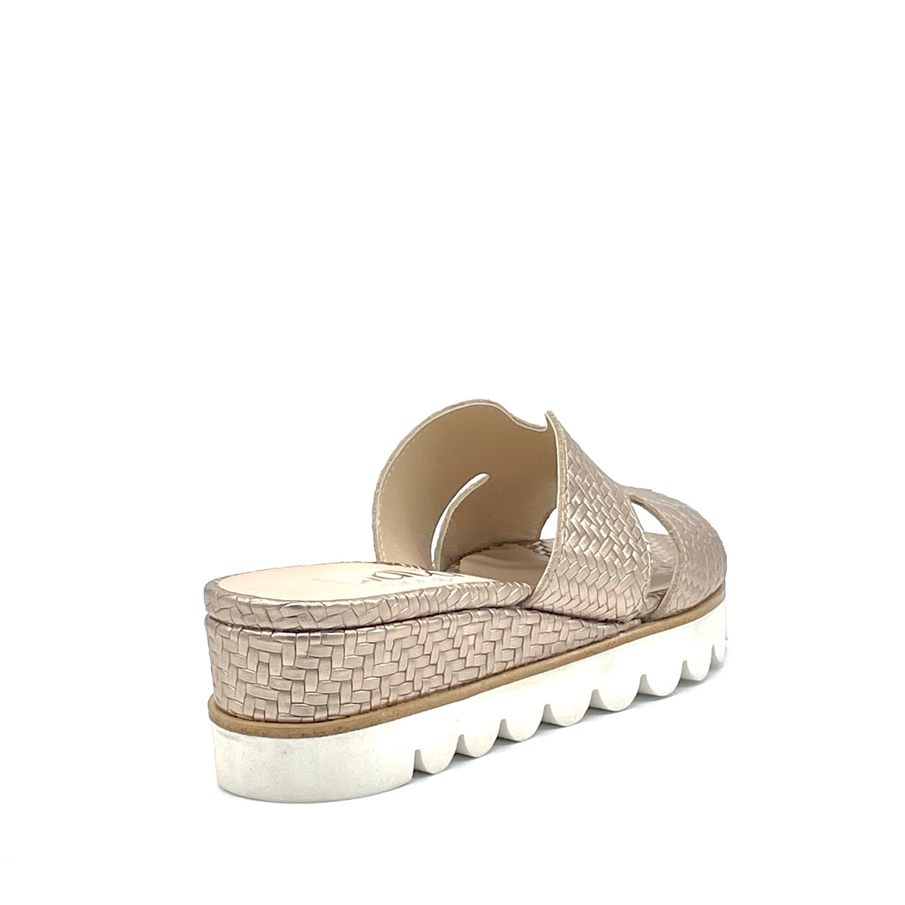 Oyster color woven effect leather mule – Cod. 15178-1