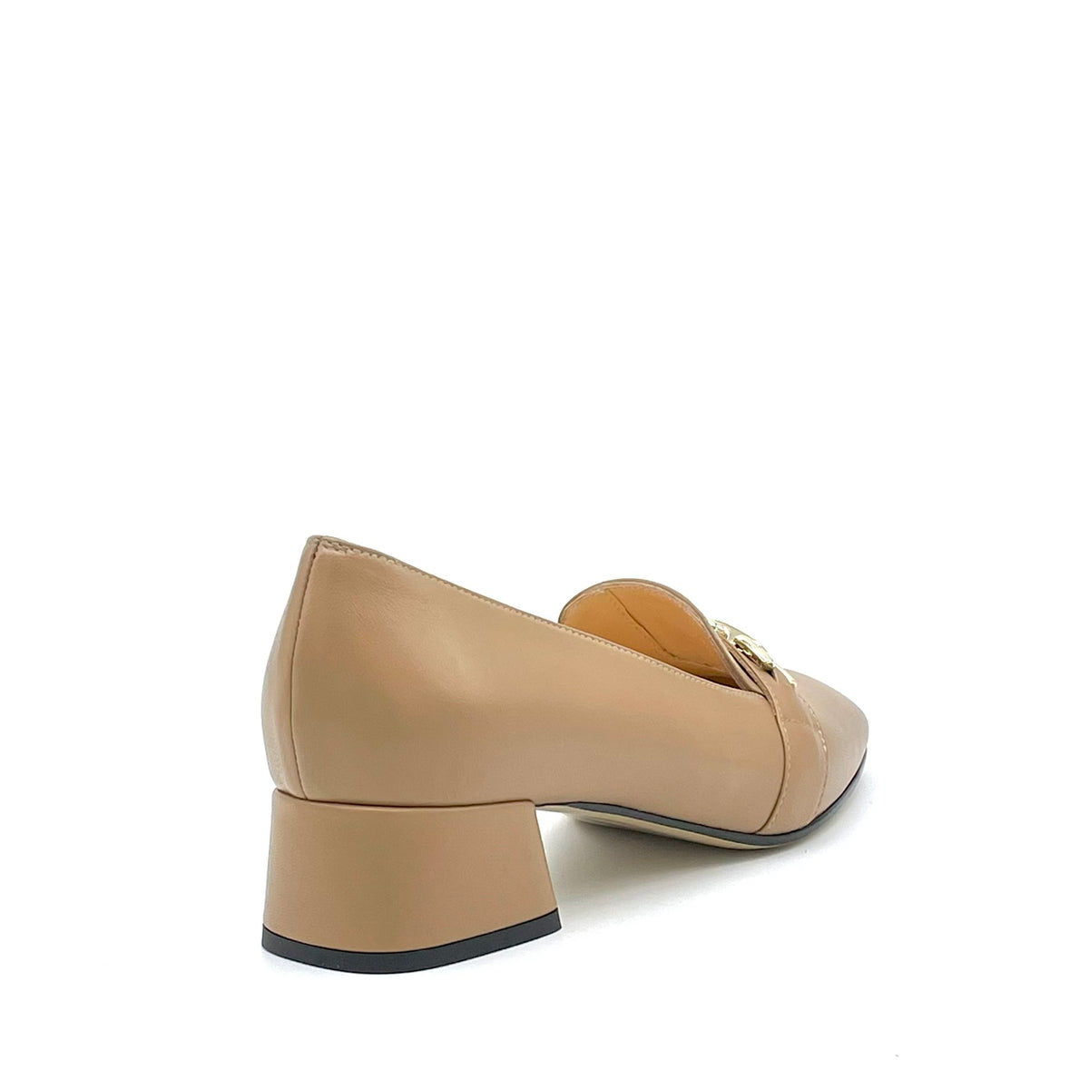Hazelnut color leather moccasin with gold clamp – Cod. 55526