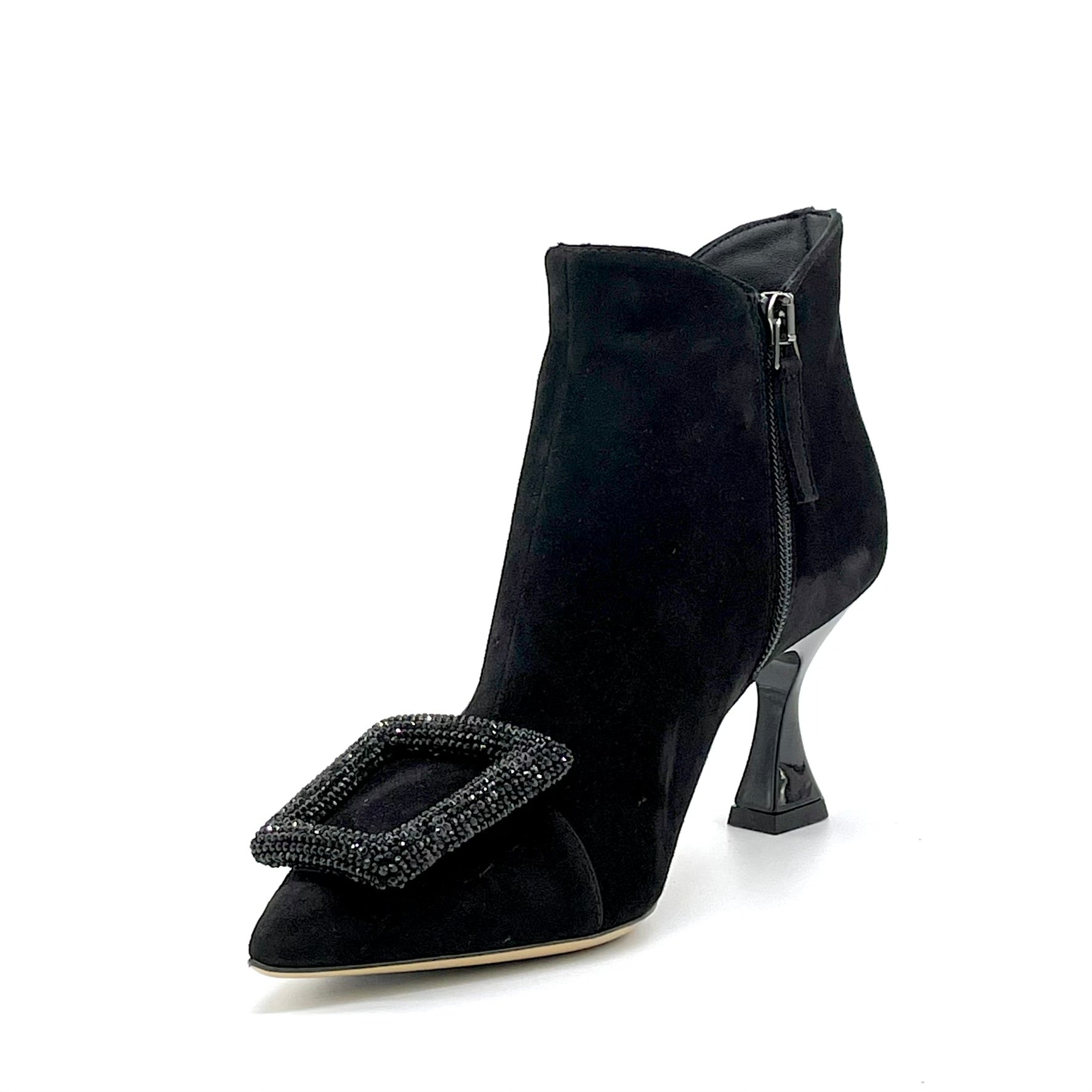 Stivaletto in camoscio nero e fibbia gioiello – Cod. 55533