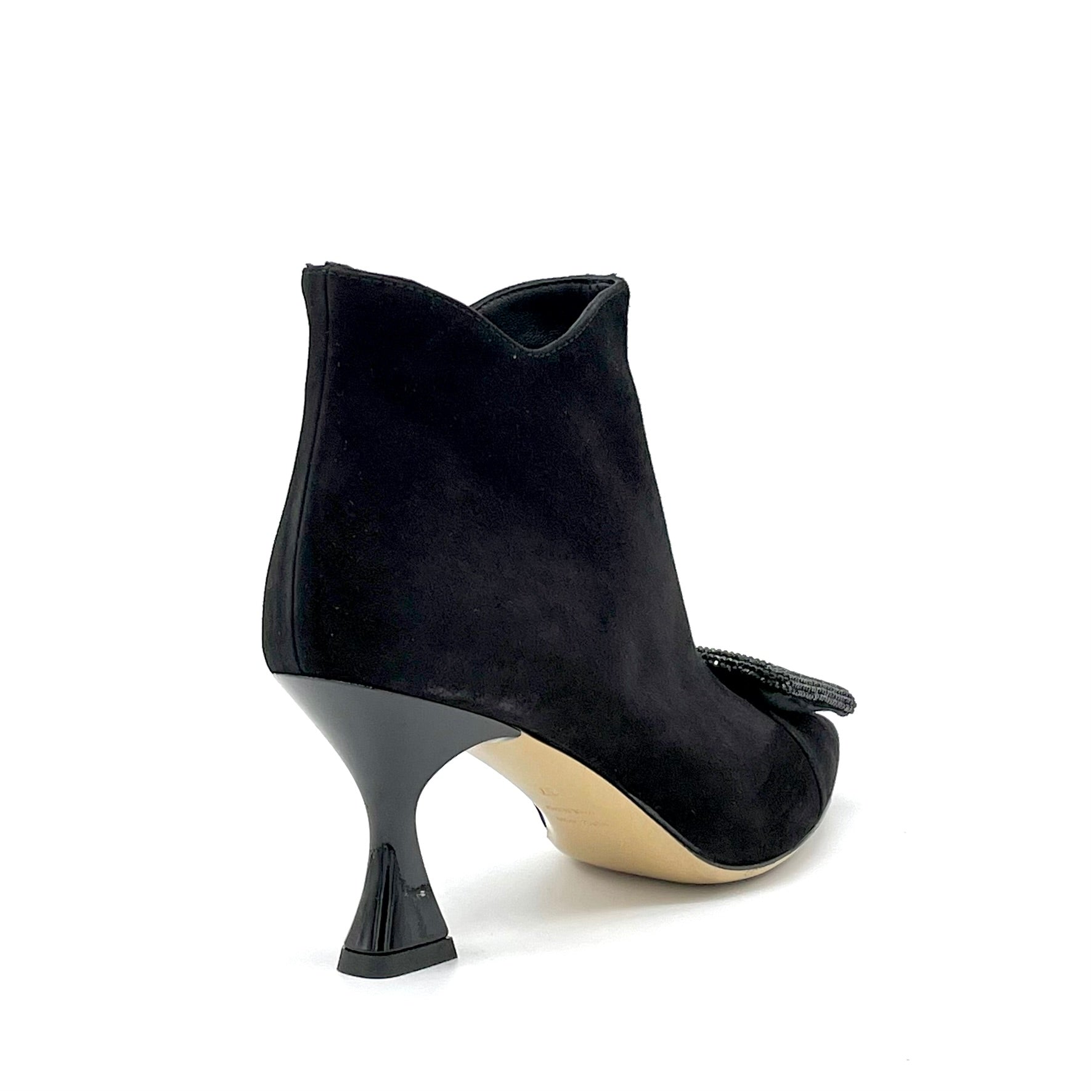 Stivaletto in camoscio nero e fibbia gioiello – Cod. 55533