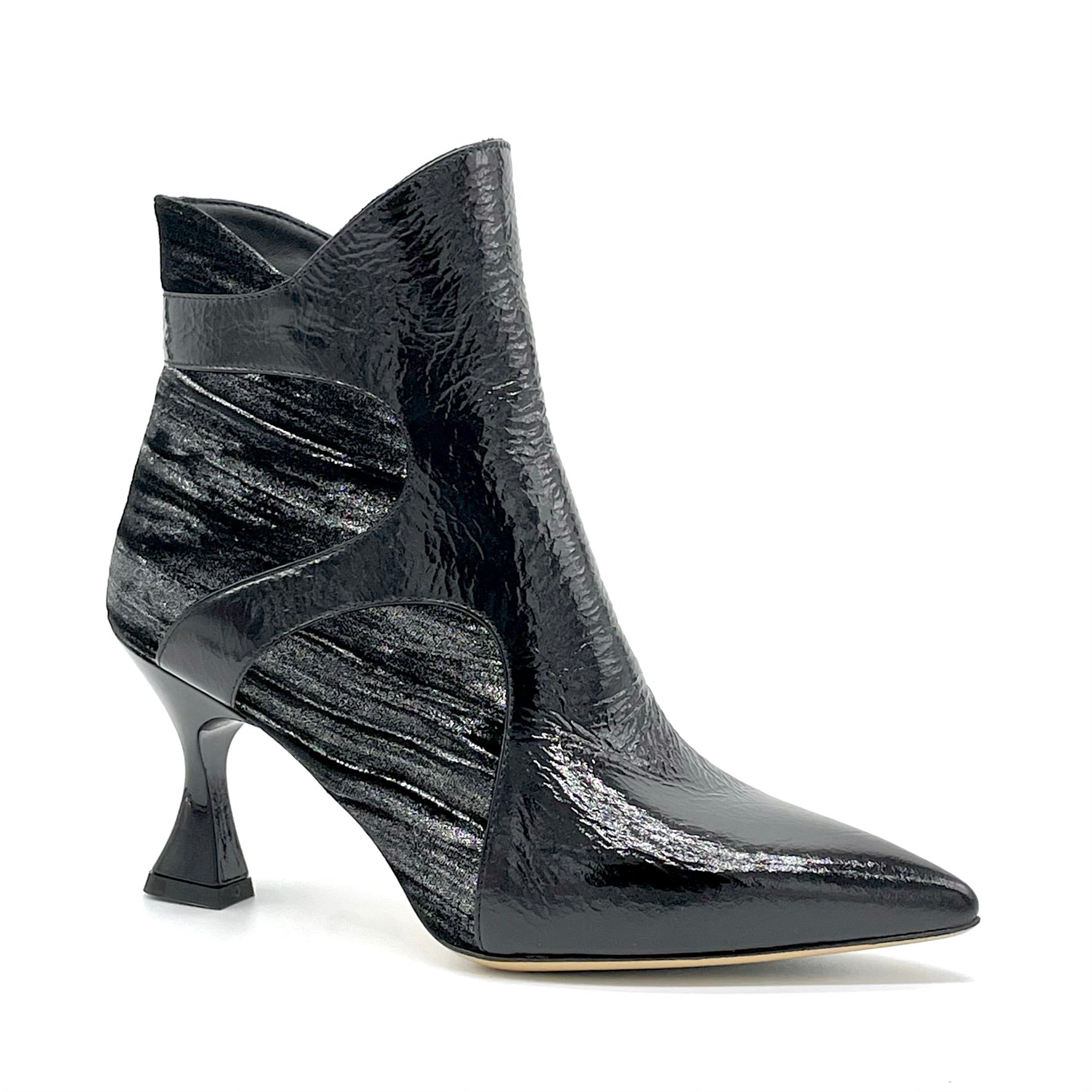 Black  velvet and creased effect patent ankleboots – Cod. 55534-1