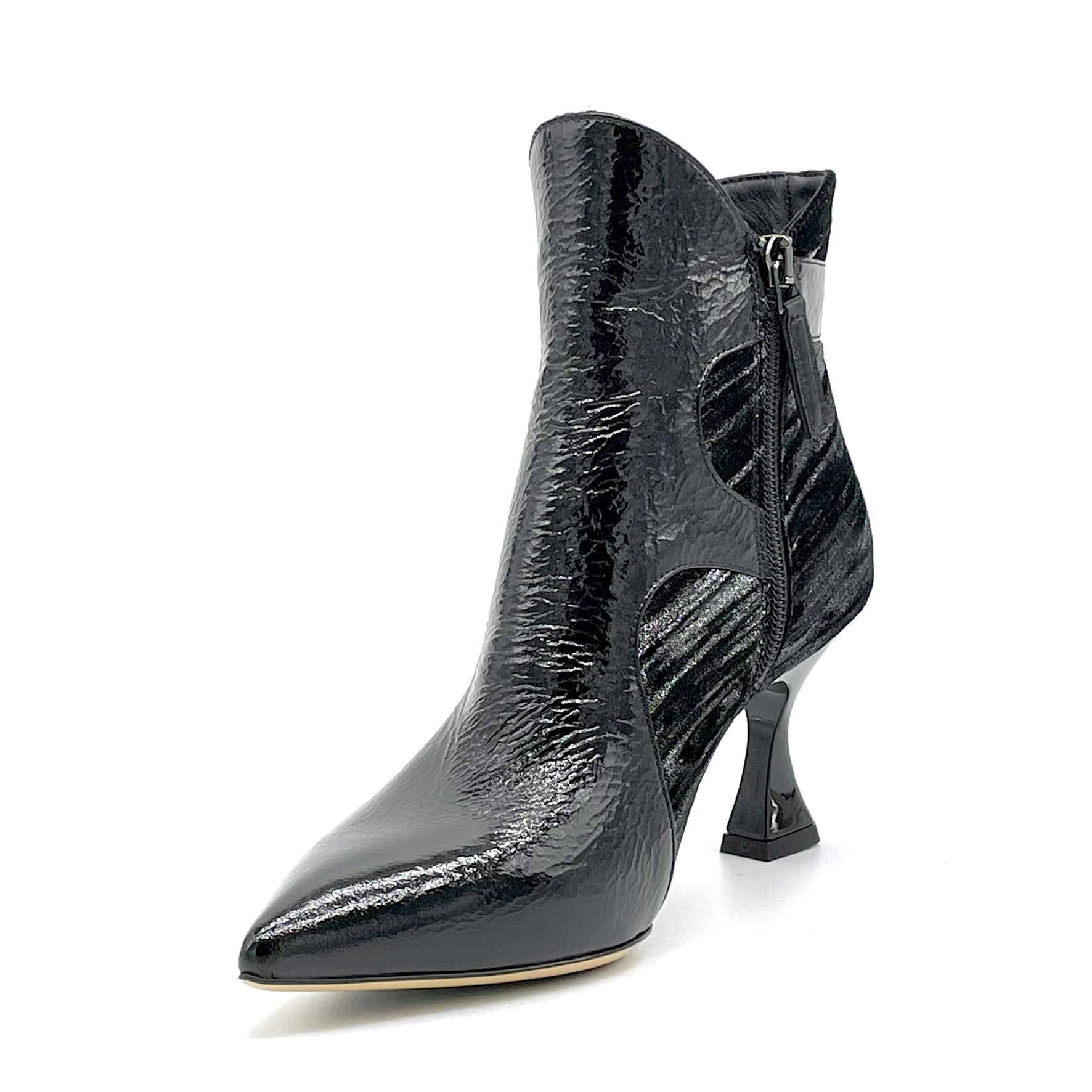 Black  velvet and creased effect patent ankleboots – Cod. 55534-1