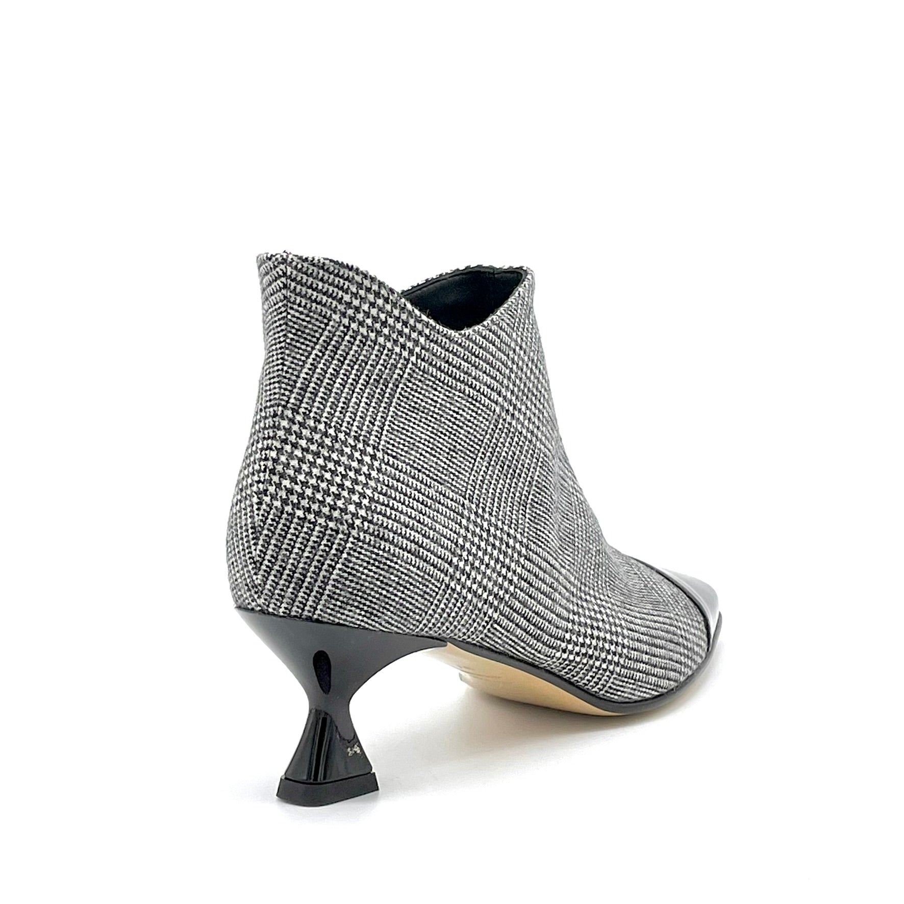 Black and white prince of Wales fabric ankleboots and black creased effect patent – Cod. 55535