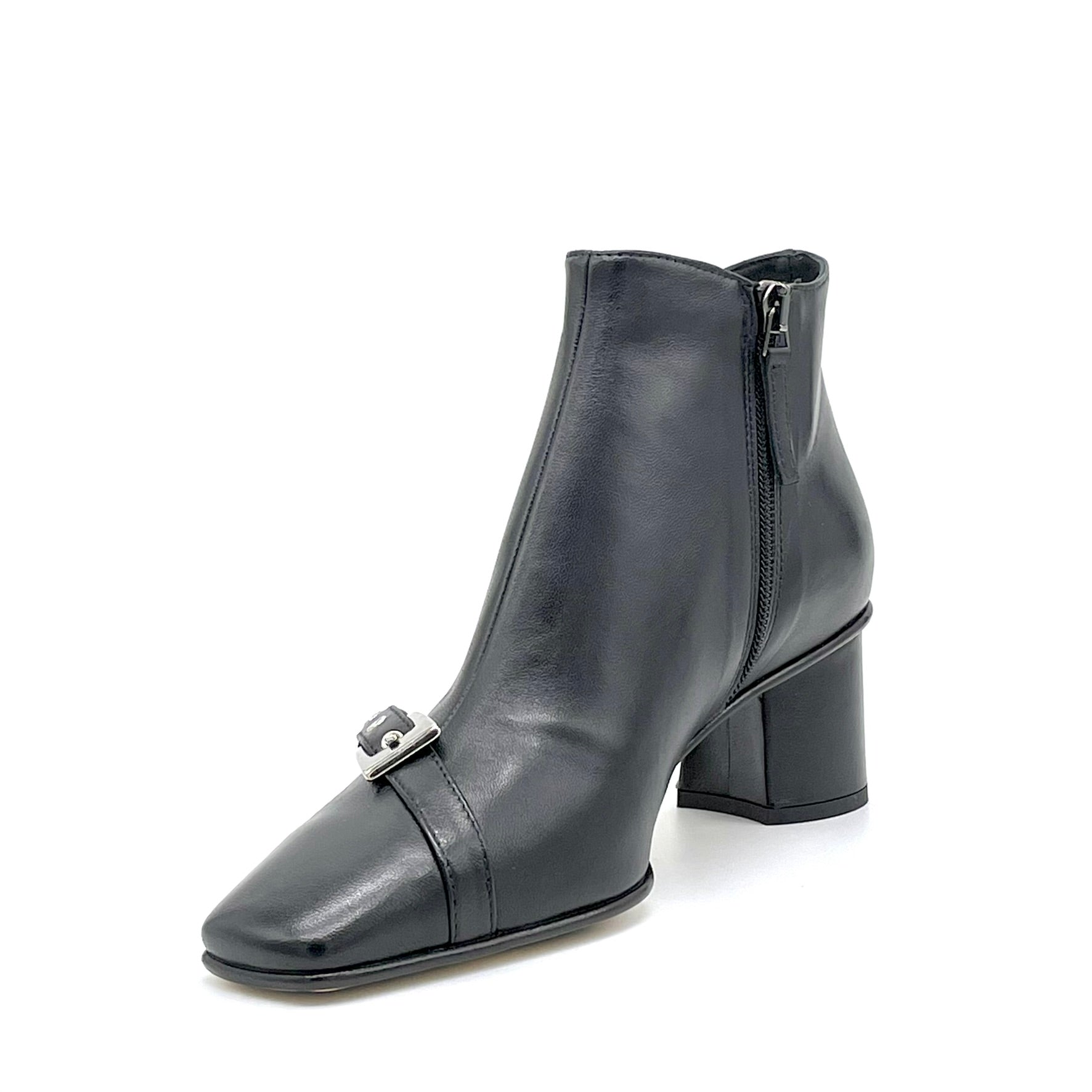 Black leather ankle boots with silver buckle – Cod. 55539