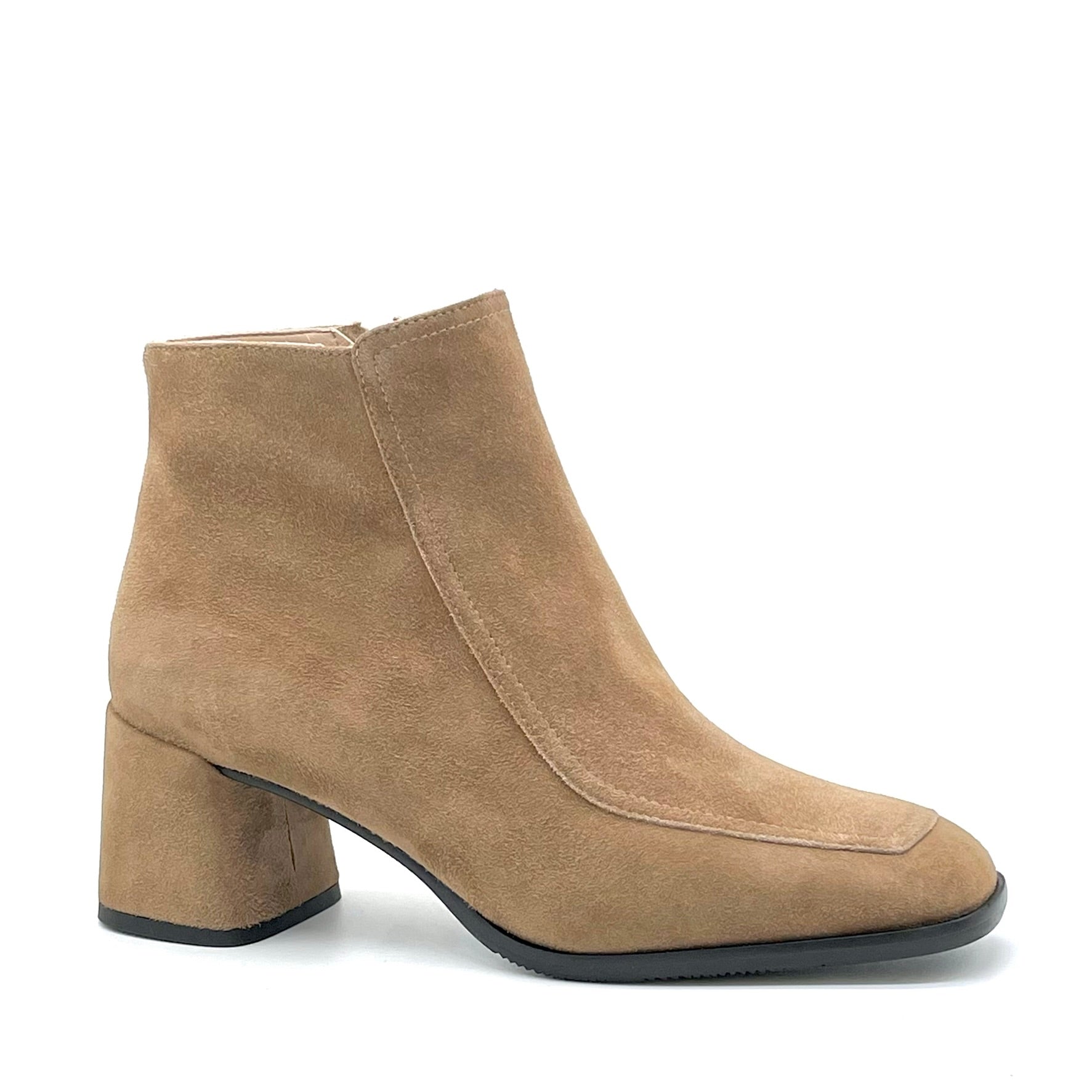 Stivaletto in camoscio beige – Cod. 55542