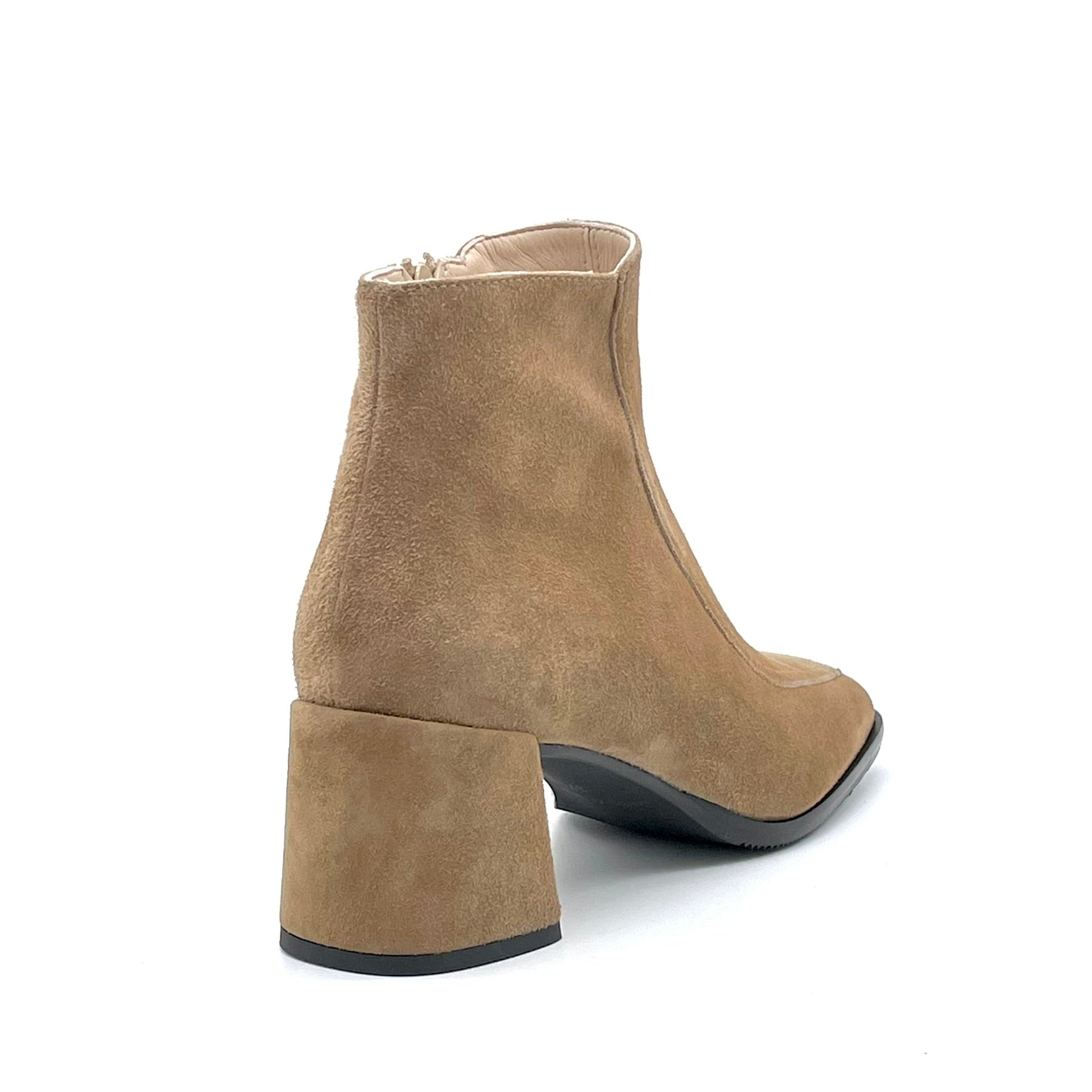 Stivaletto in camoscio beige – Cod. 55542