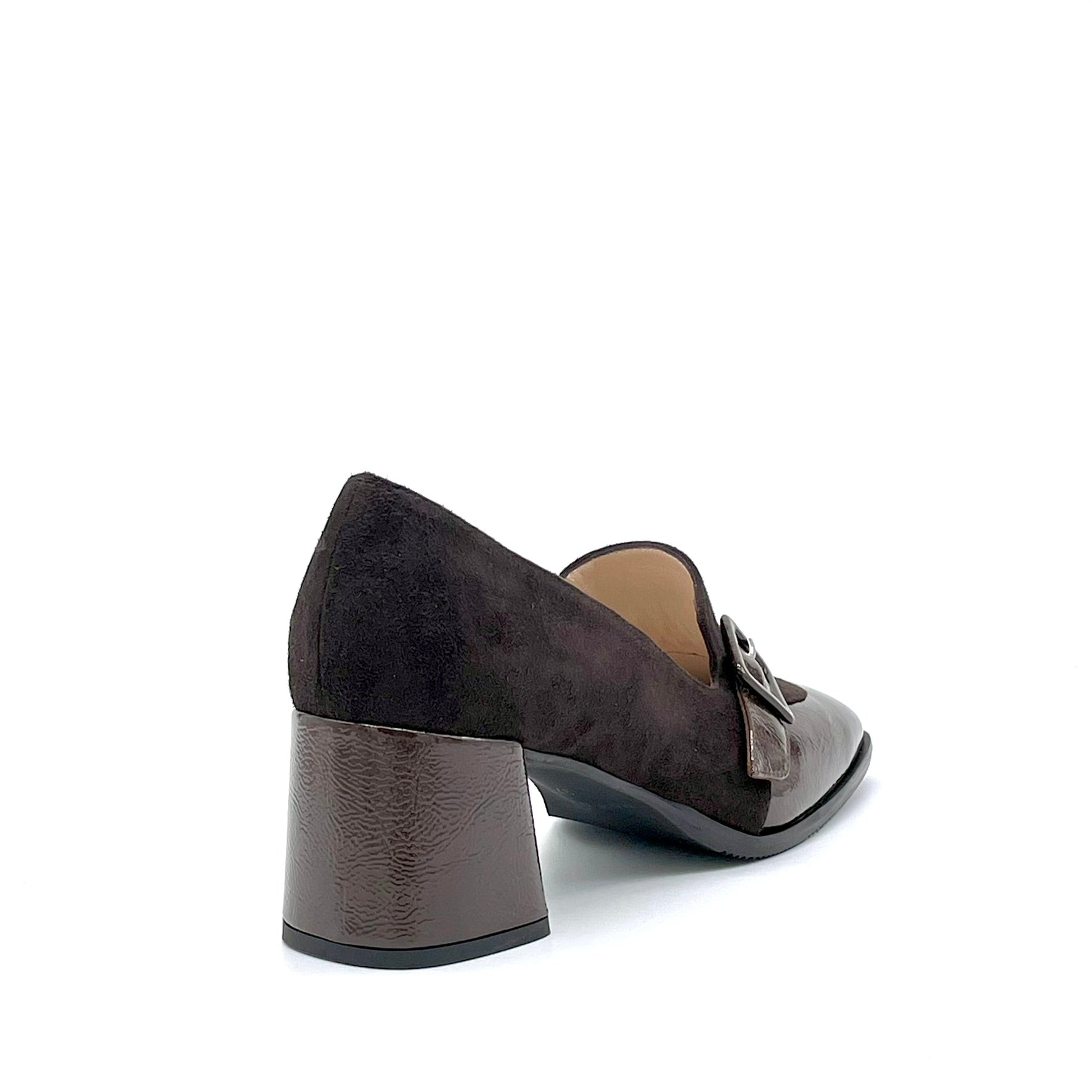 Mocassino in camoscio e vernice effetto stropicciato marrone scuro – Cod. 55523