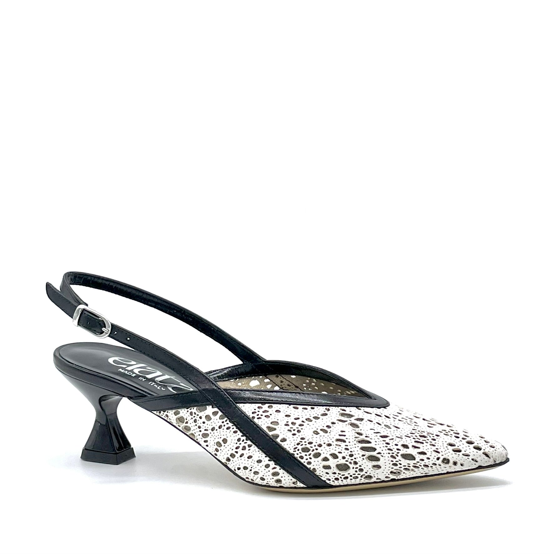 Slingback in pelle laserata bianca e rete con inserti in pelle nera. – Cod. 16158