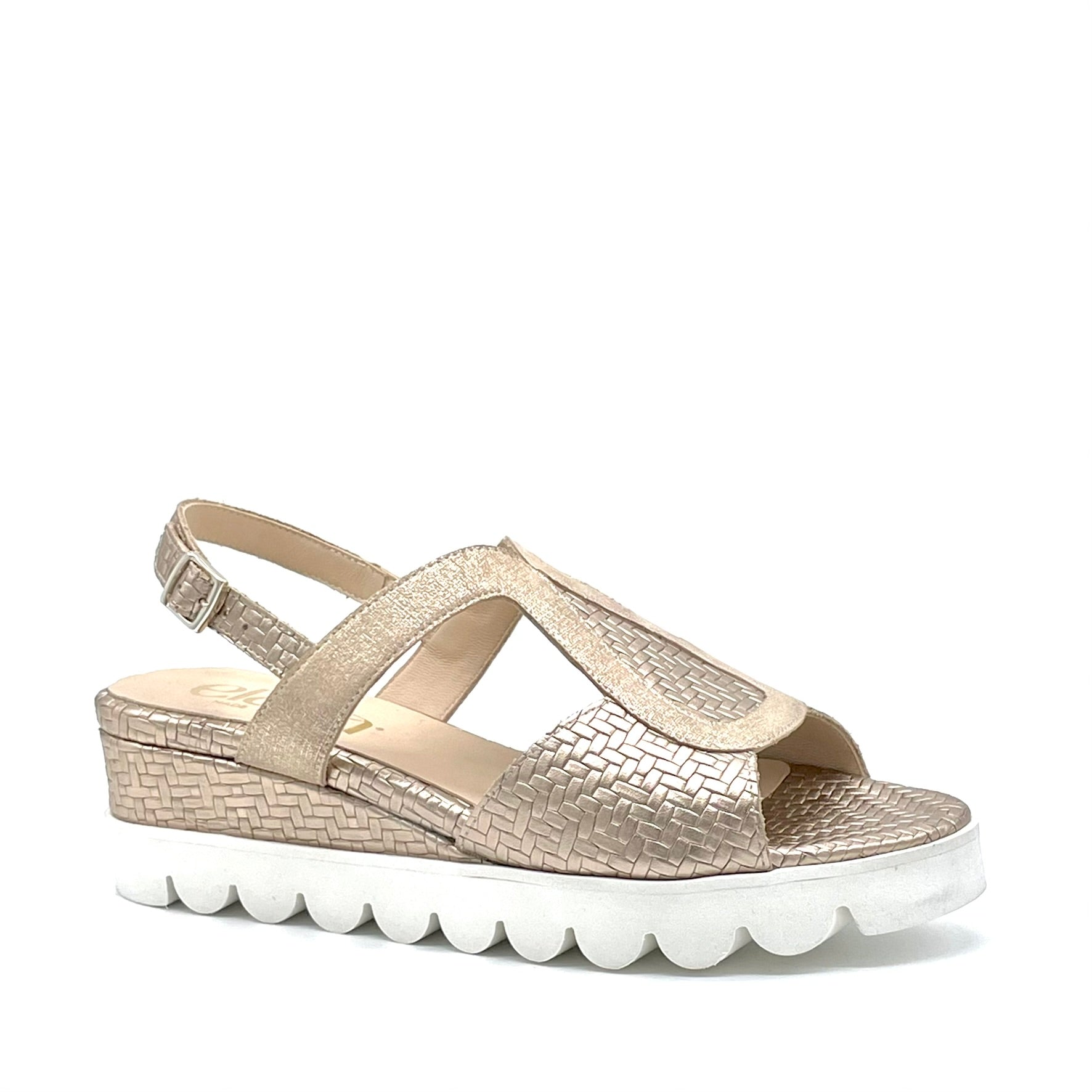 Sandalo in pelle color ostrica effetto intrecciato e camoscio laminato color champagne – Cod. 26203