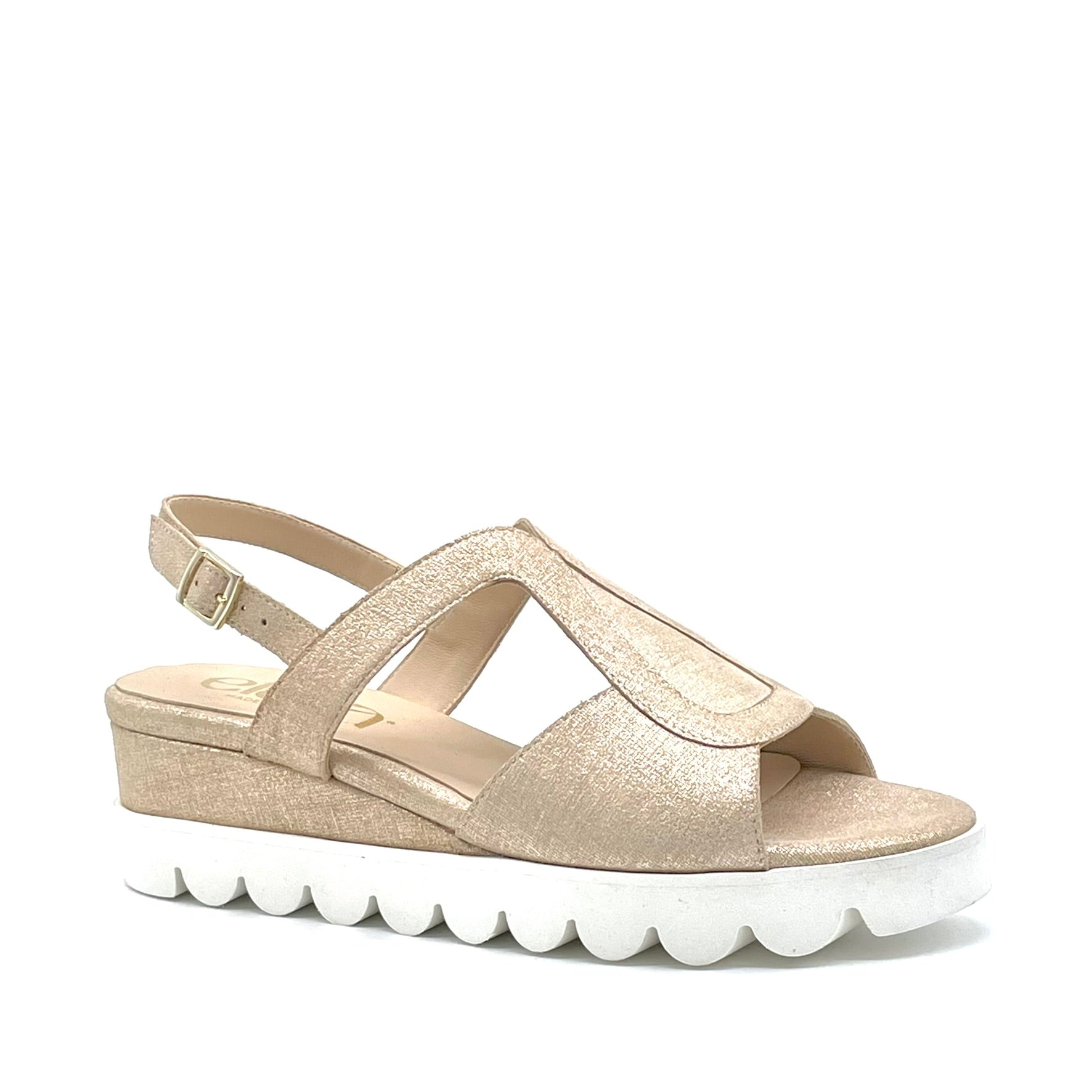 Sandalo in camoscio laminato color champagne – Cod. 26203-1