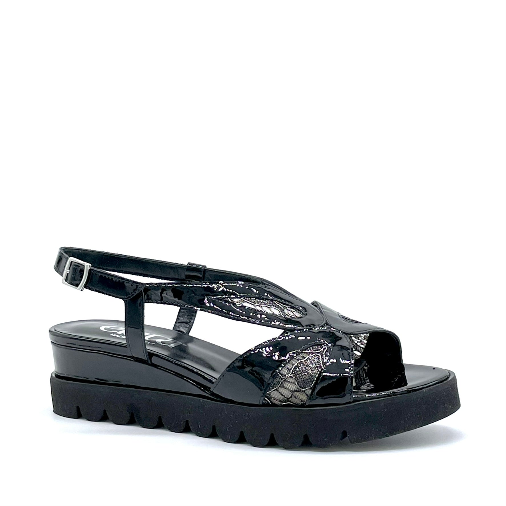 Sandalo in vernice nera e inserti di pizzo – Cod. 26201