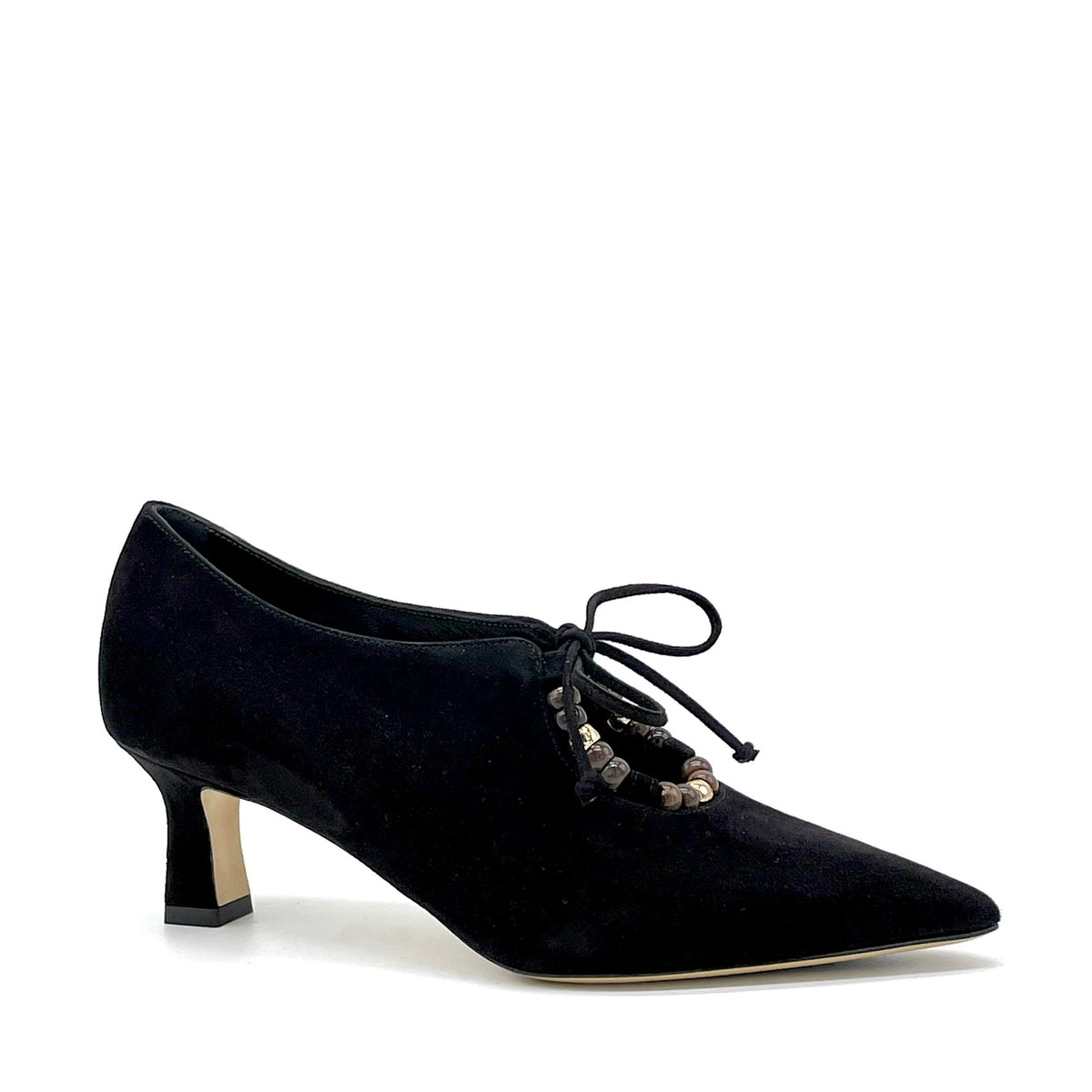 Scarpa accollata in camoscio nero e accessorio di perline – Cod. 56509
