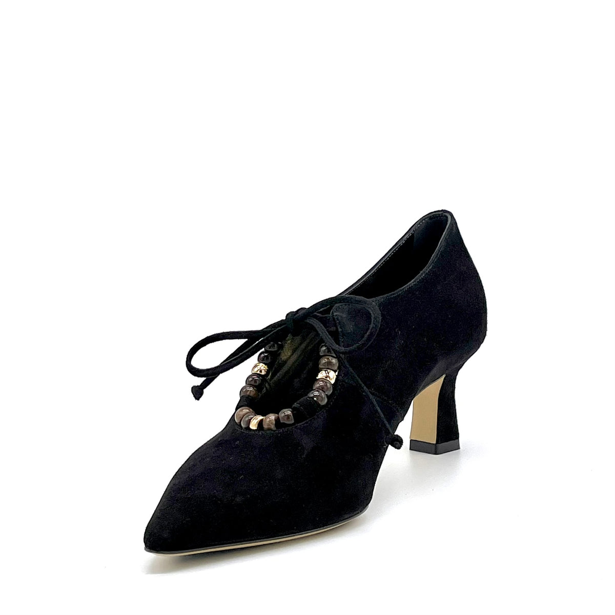 Scarpa accollata in camoscio nero e accessorio di perline – Cod. 56509