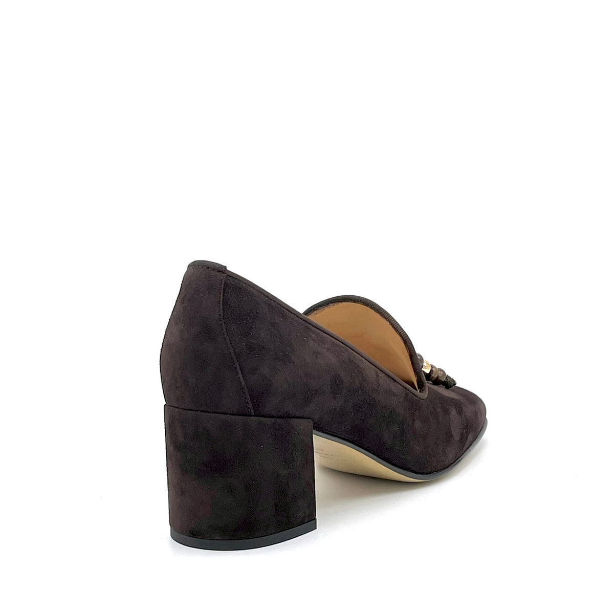 Mocassino in camoscio marrone e nastrino in gros grain e perline – Cod. 56526