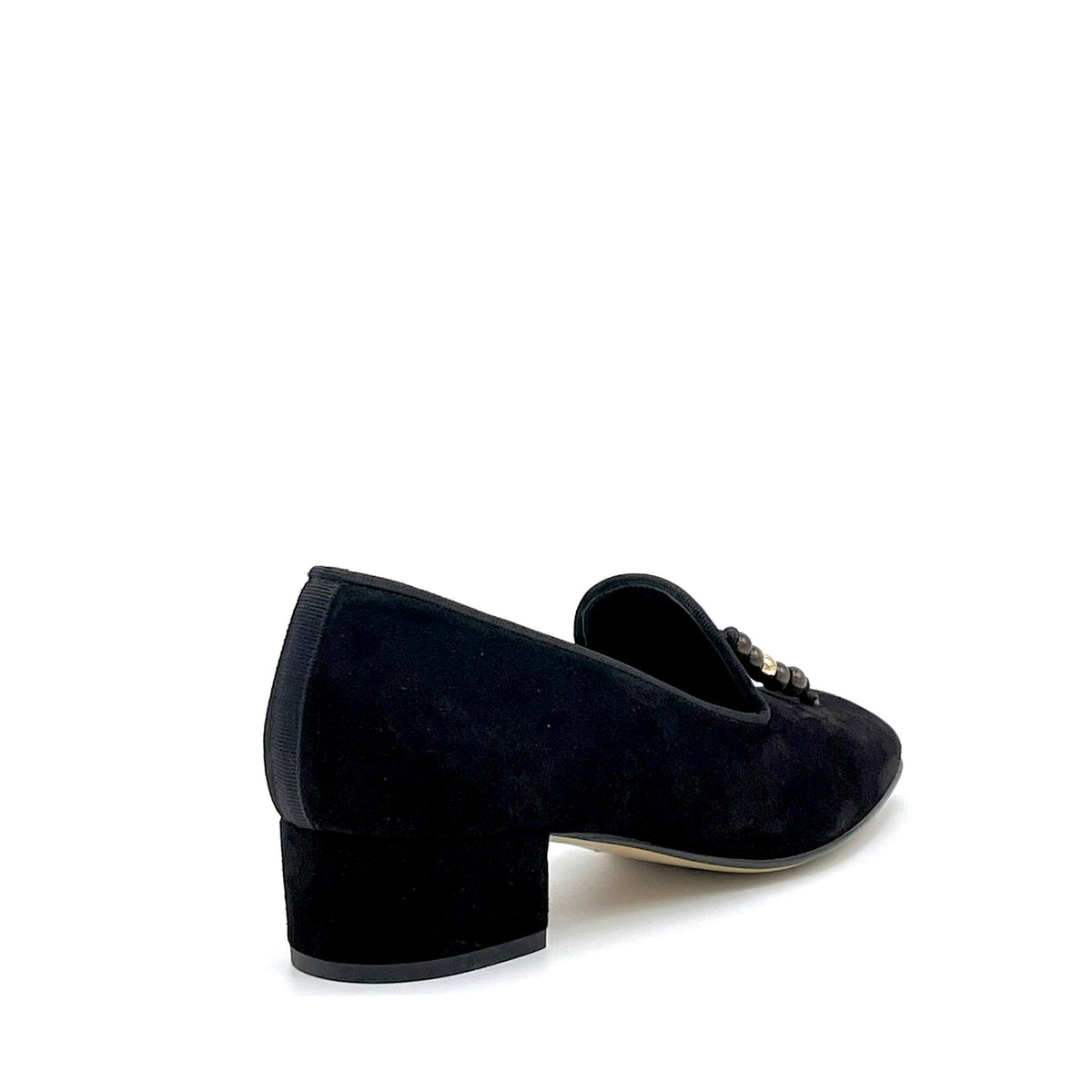 Mocassino in camoscio nero e nastrino in gros grain e perline – Cod. 56527