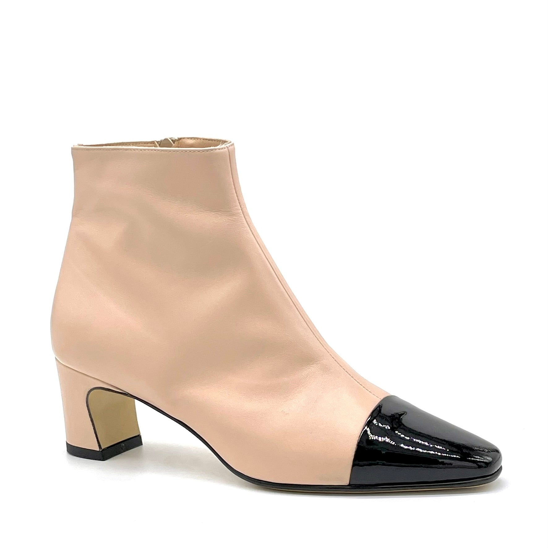Stivaletto in pelle color nude e vernice nera – Cod.56539-1